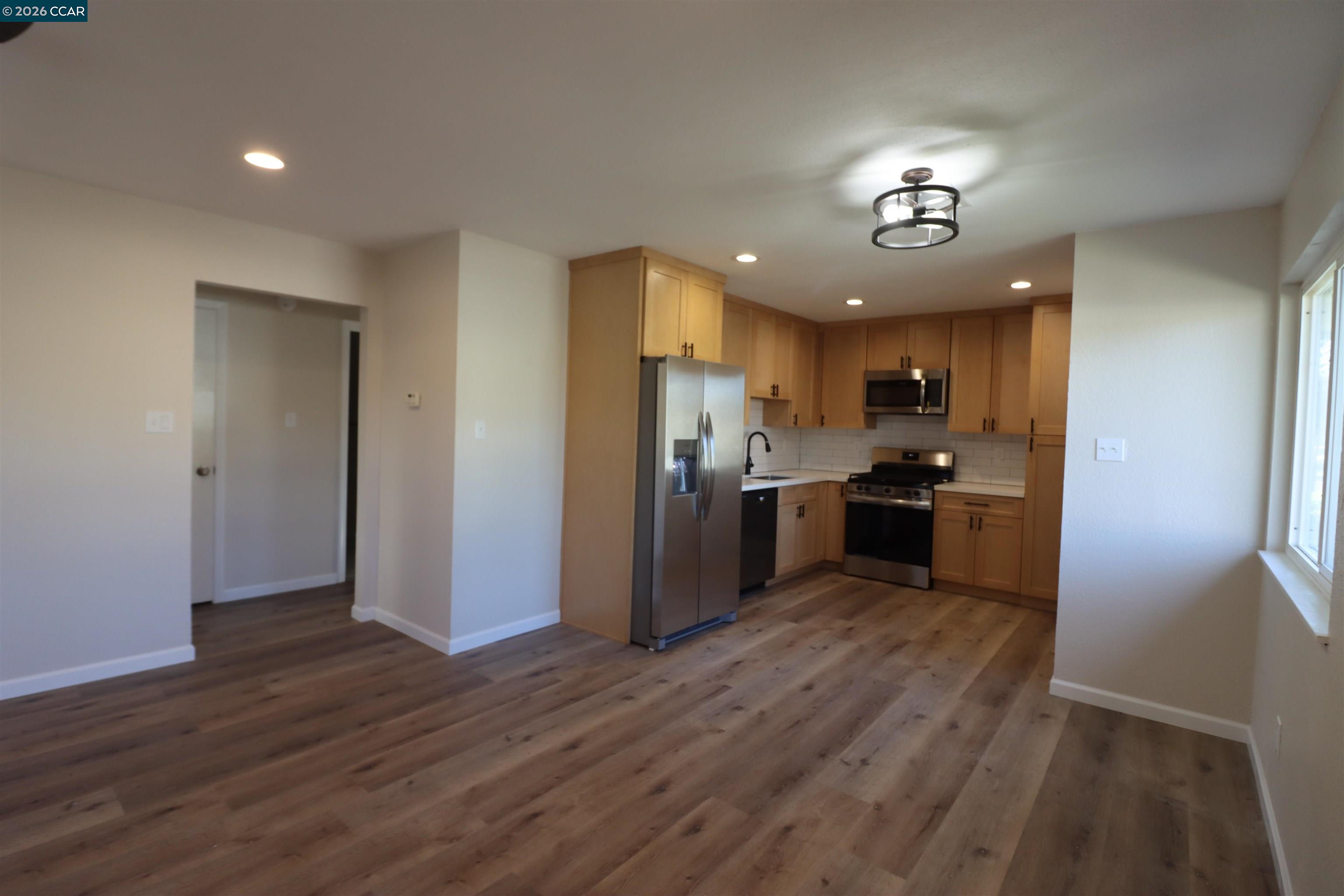 Photo #8: 41120373 Listing: Photo #8