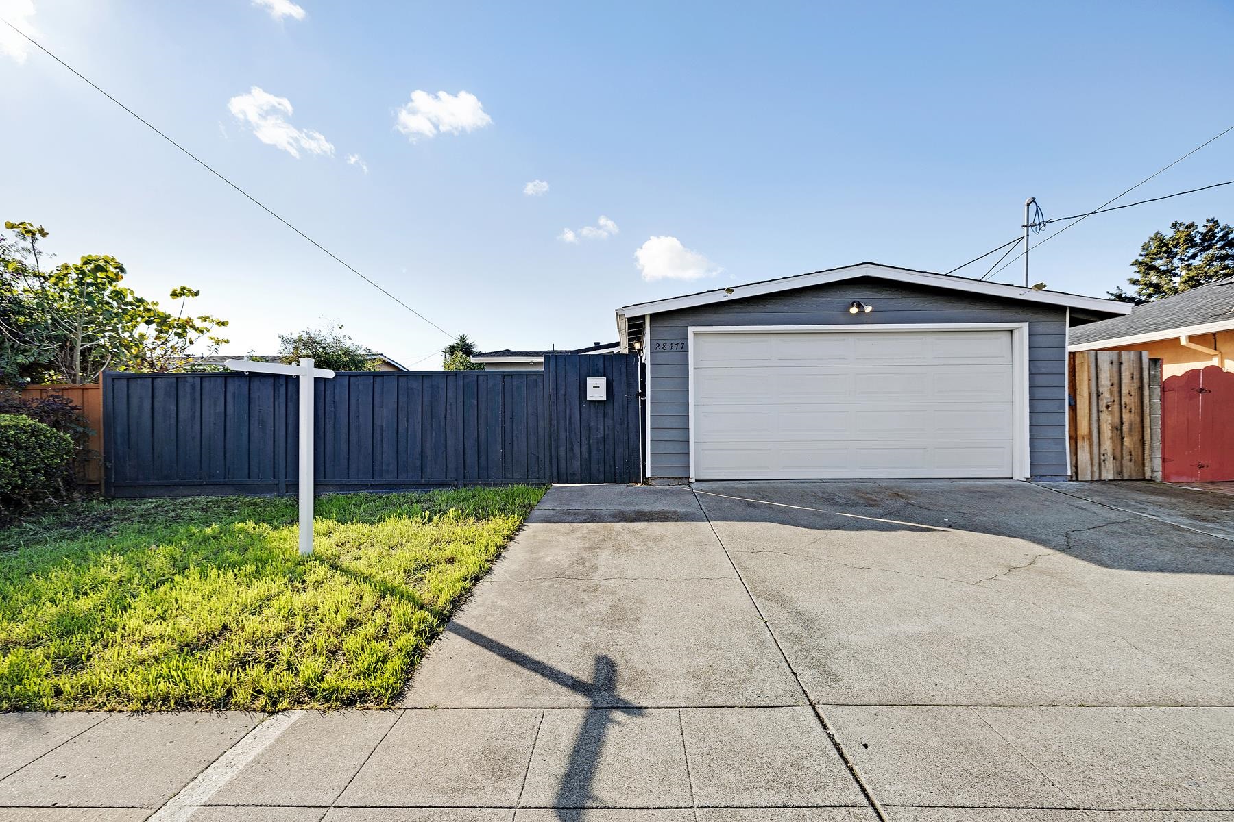 Detail Gallery Image 3 of 46 For 28477 Coleridge Ave, Hayward,  CA 94544 - 3 Beds | 2 Baths