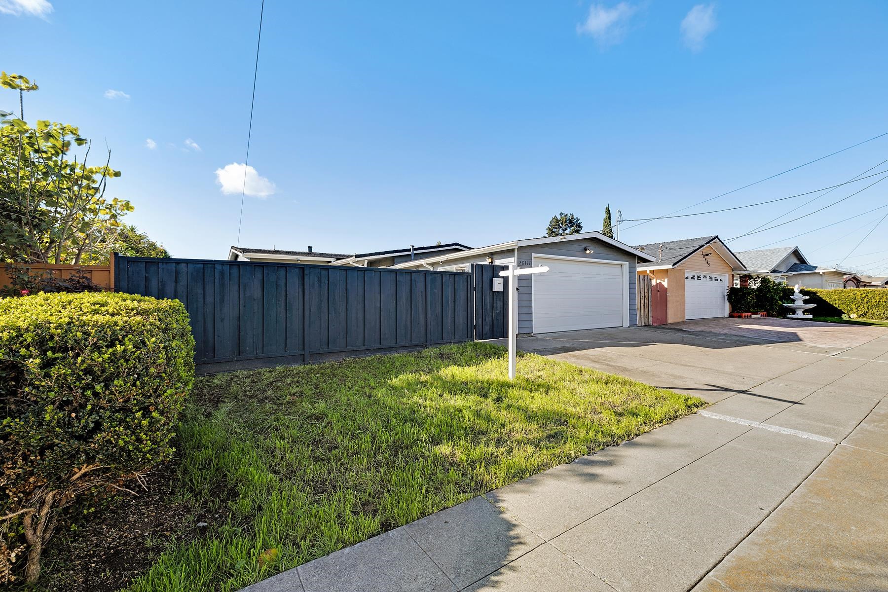 Detail Gallery Image 4 of 46 For 28477 Coleridge Ave, Hayward,  CA 94544 - 3 Beds | 2 Baths