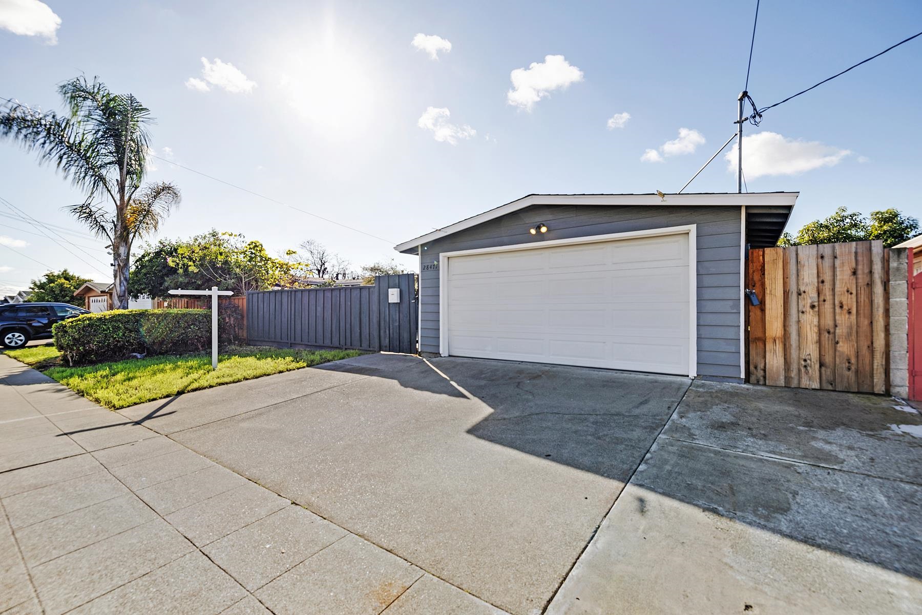 Detail Gallery Image 5 of 46 For 28477 Coleridge Ave, Hayward,  CA 94544 - 3 Beds | 2 Baths