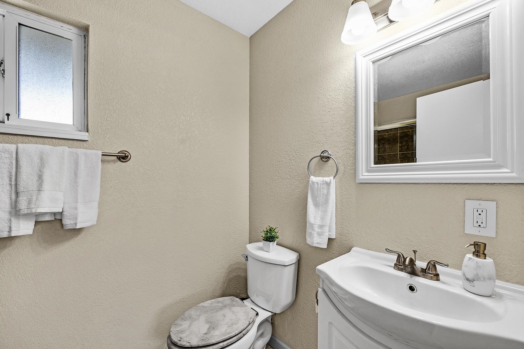 Detail Gallery Image 43 of 46 For 28477 Coleridge Ave, Hayward,  CA 94544 - 3 Beds | 2 Baths