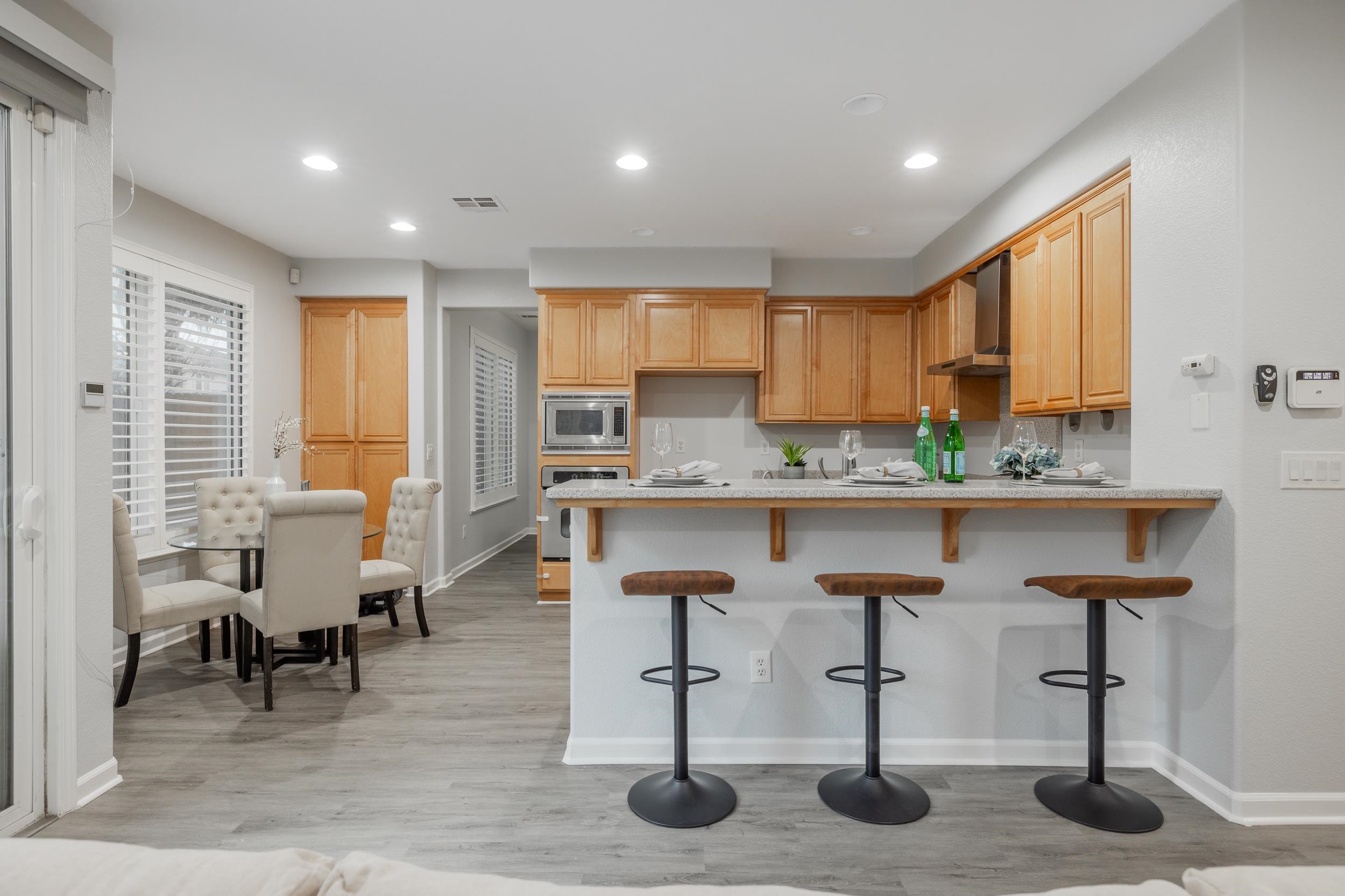 Detail Gallery Image 13 of 35 For 232 Kelley Mist Ln, Tracy,  CA 95377 - 4 Beds | 3 Baths