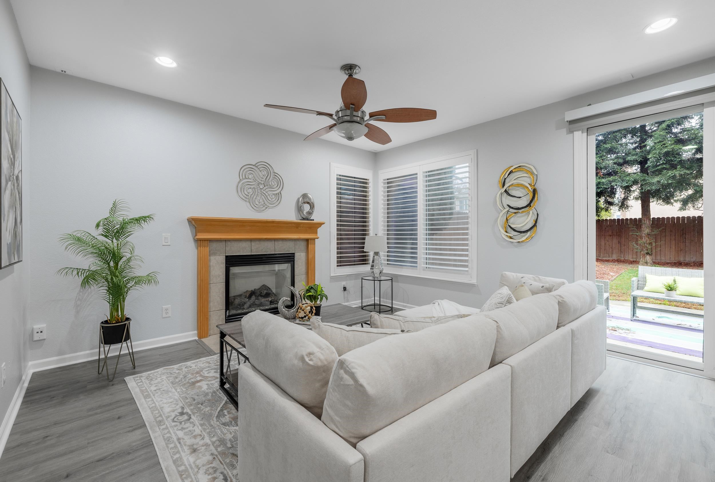 Detail Gallery Image 8 of 35 For 232 Kelley Mist Ln, Tracy,  CA 95377 - 4 Beds | 3 Baths