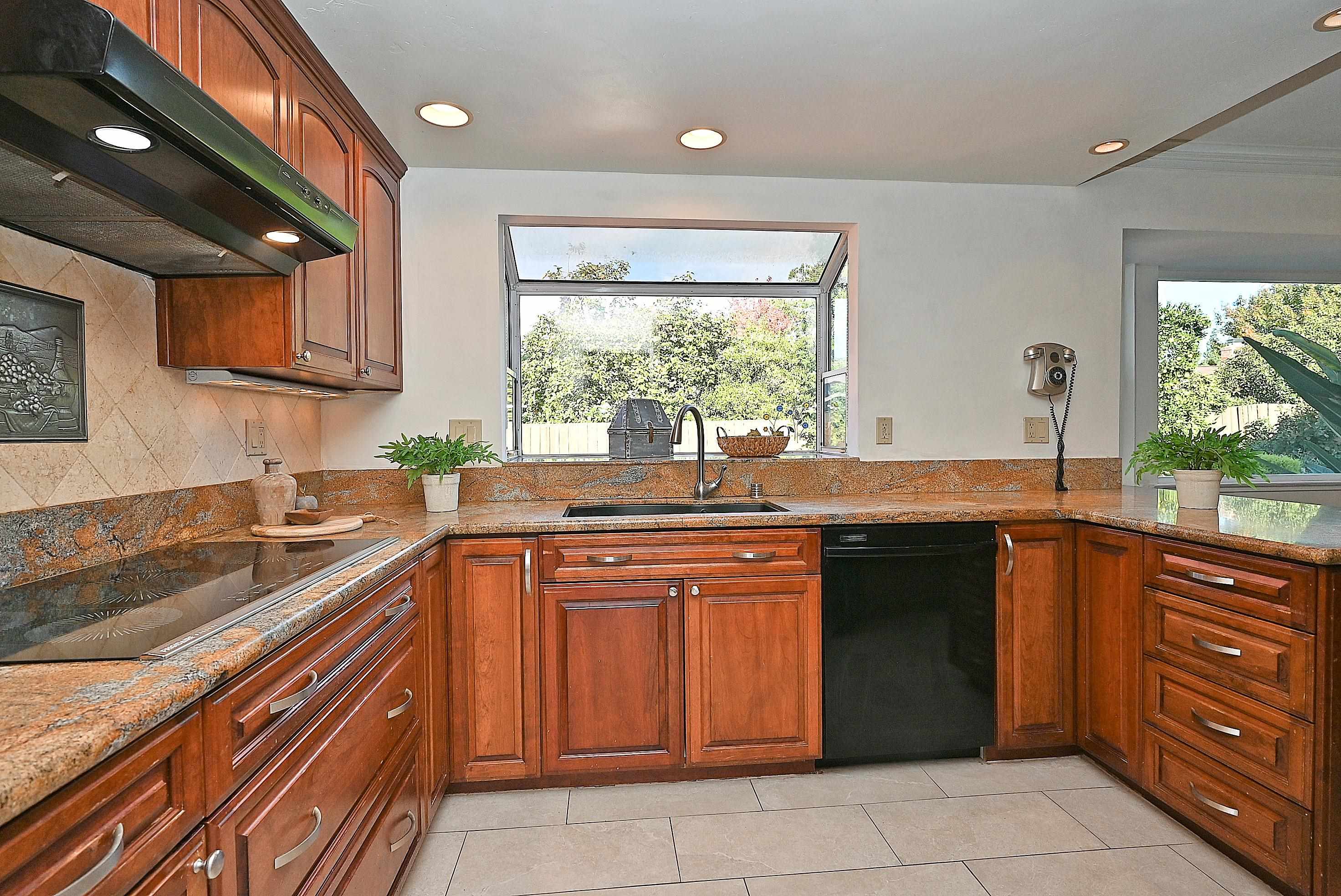 Detail Gallery Image 15 of 47 For 5091 Saint Celestine Court, Concord,  CA 94521 - 4 Beds | 2/1 Baths