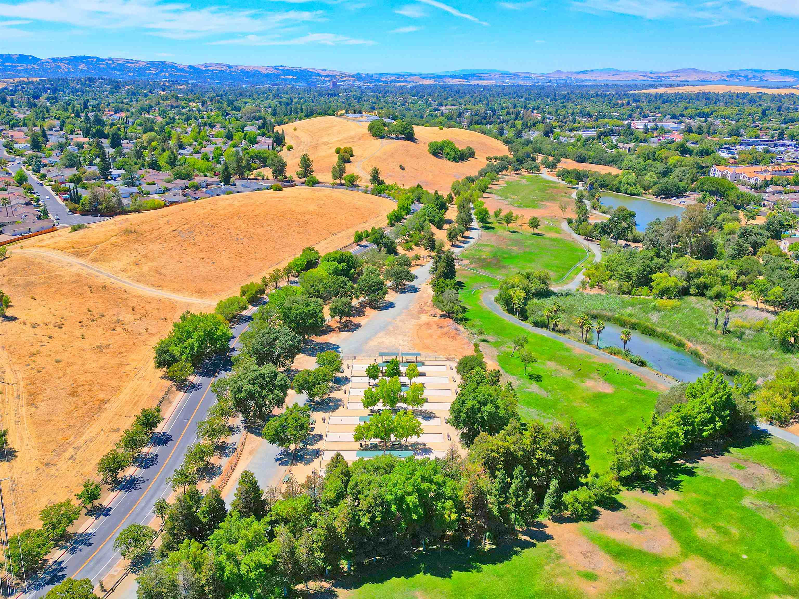 Detail Gallery Image 6 of 47 For 5091 Saint Celestine Court, Concord,  CA 94521 - 4 Beds | 2/1 Baths
