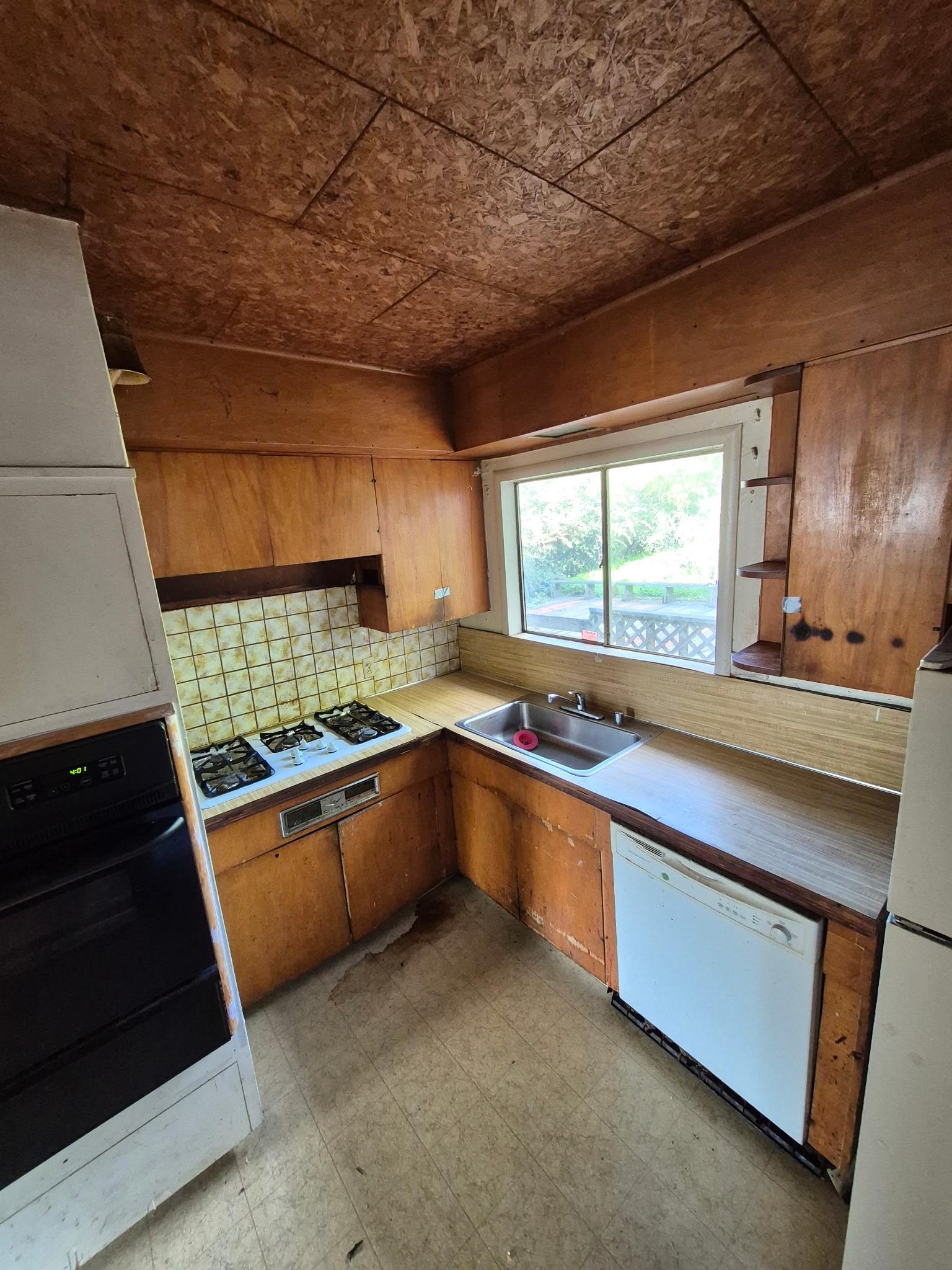 Detail Gallery Image 11 of 14 For 6054 Outlook Ave, Oakland,  CA 94605 - 3 Beds | 1 Baths