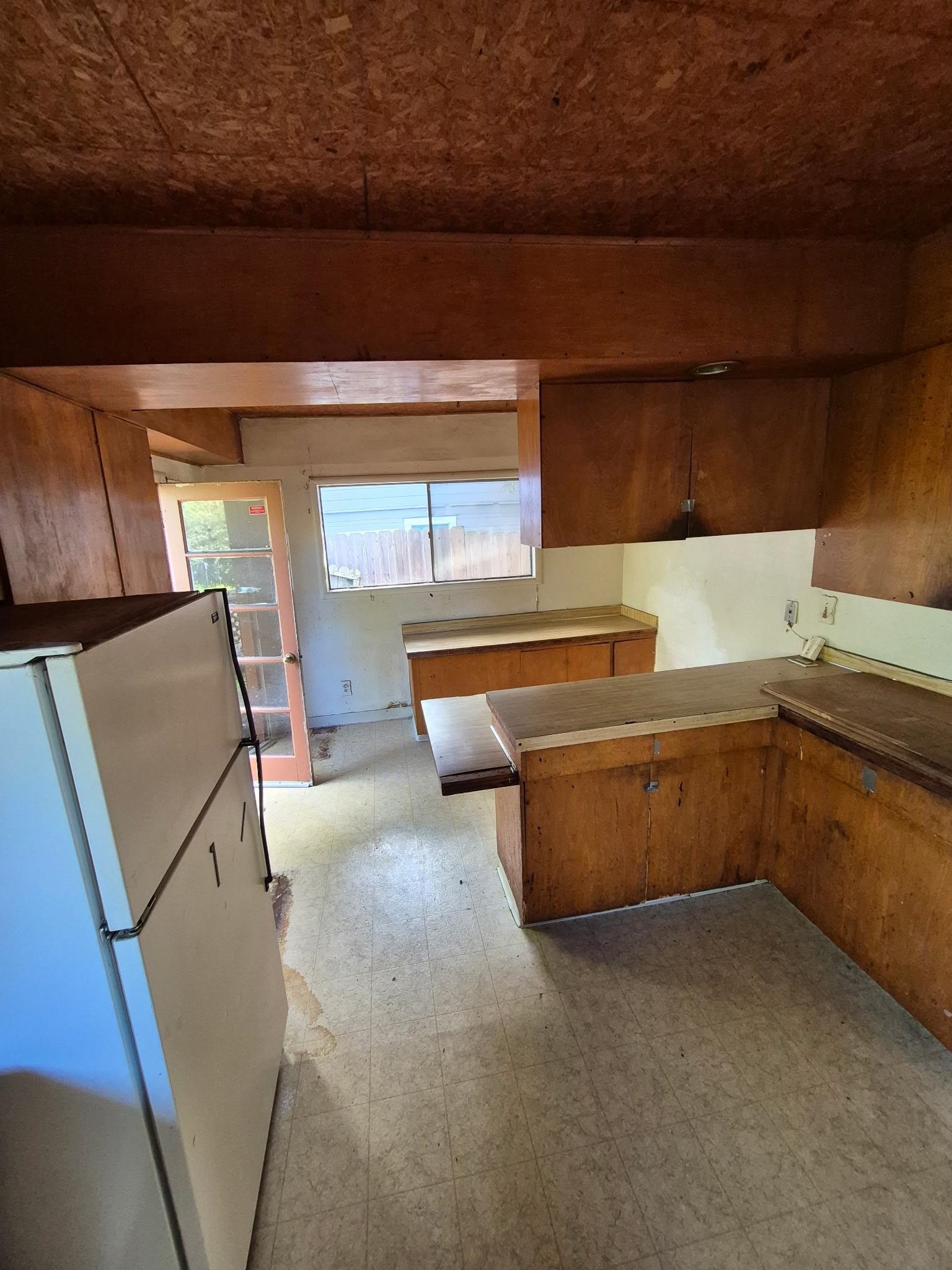 Detail Gallery Image 7 of 14 For 6054 Outlook Ave, Oakland,  CA 94605 - 3 Beds | 1 Baths