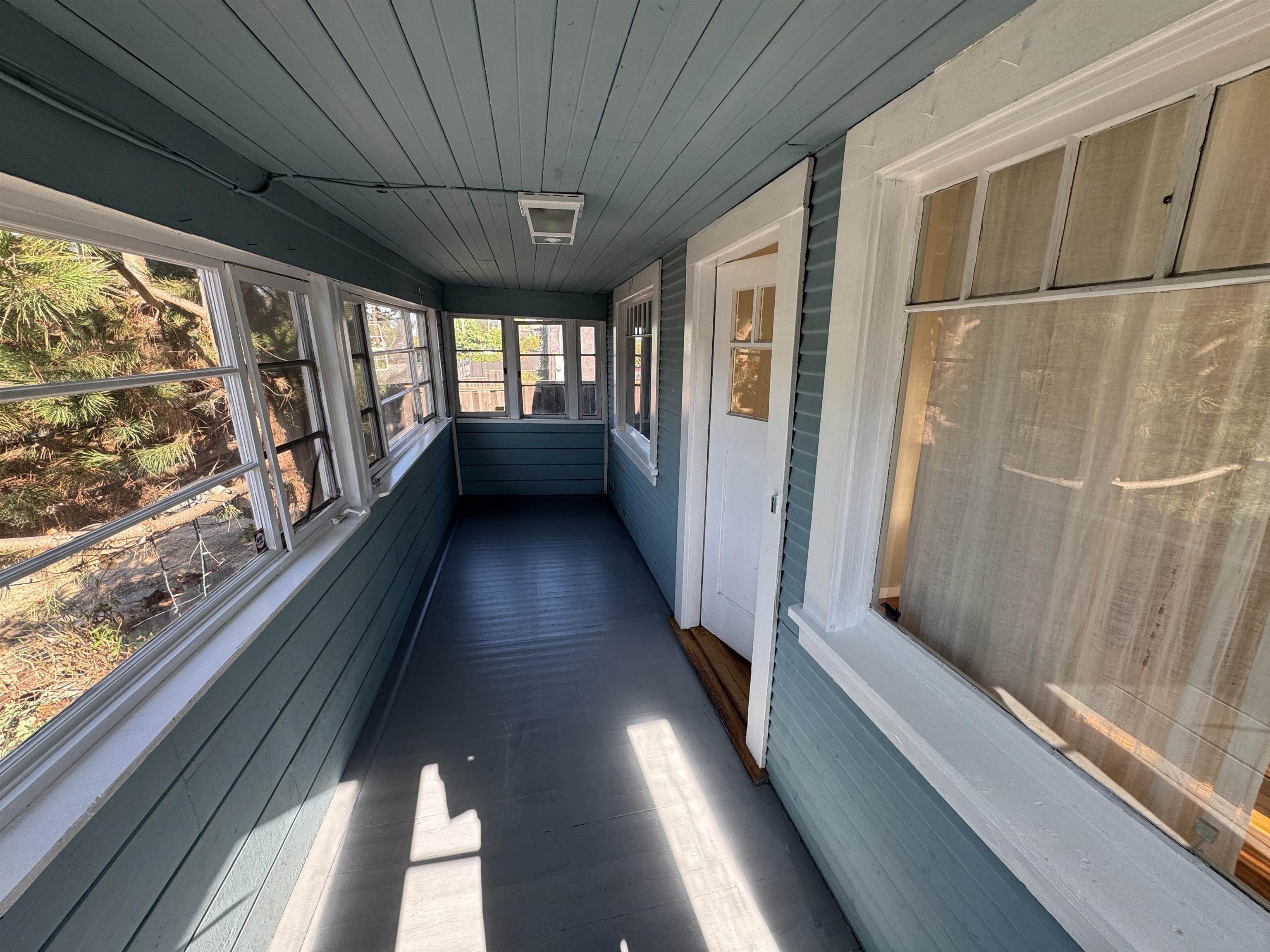 Detail Gallery Image 14 of 15 For 6440 Sunnymere, Oakland,  CA 94605 - 4 Beds | 3 Baths