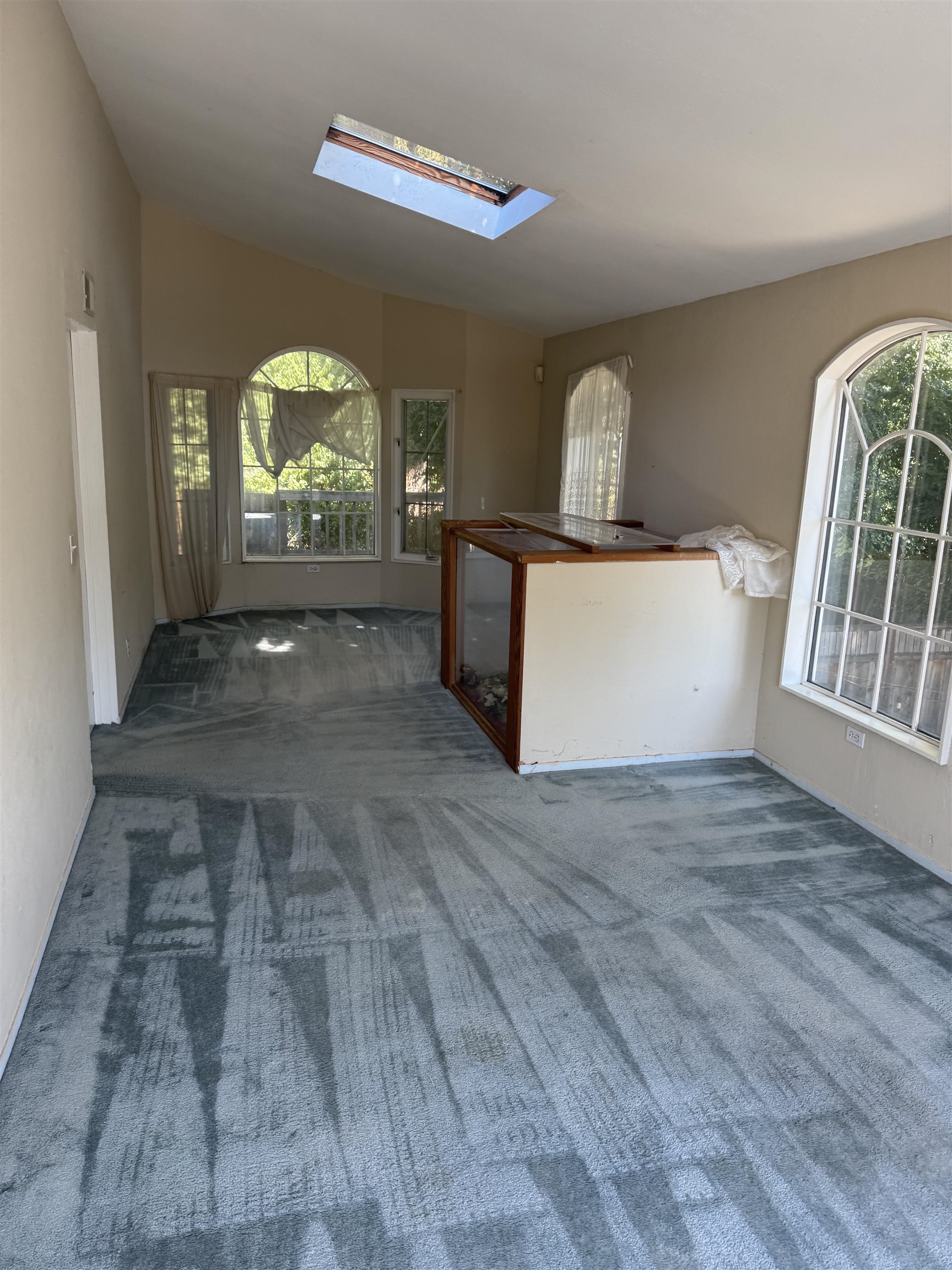 Detail Gallery Image 6 of 15 For 6440 Sunnymere, Oakland,  CA 94605 - 4 Beds | 3 Baths