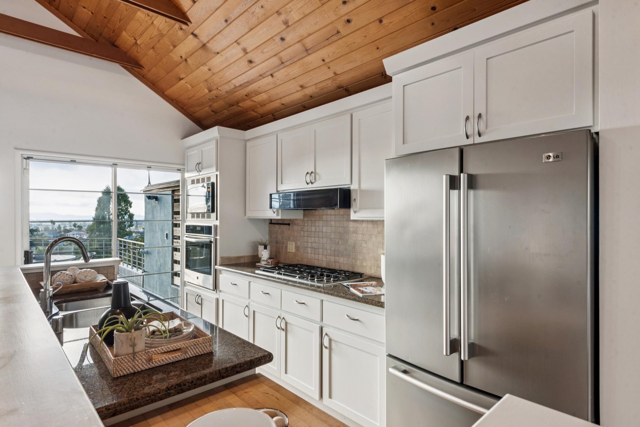 Detail Gallery Image 16 of 60 For 4623 Davenport Ave, Oakland,  CA 94619 - 3 Beds | 2 Baths