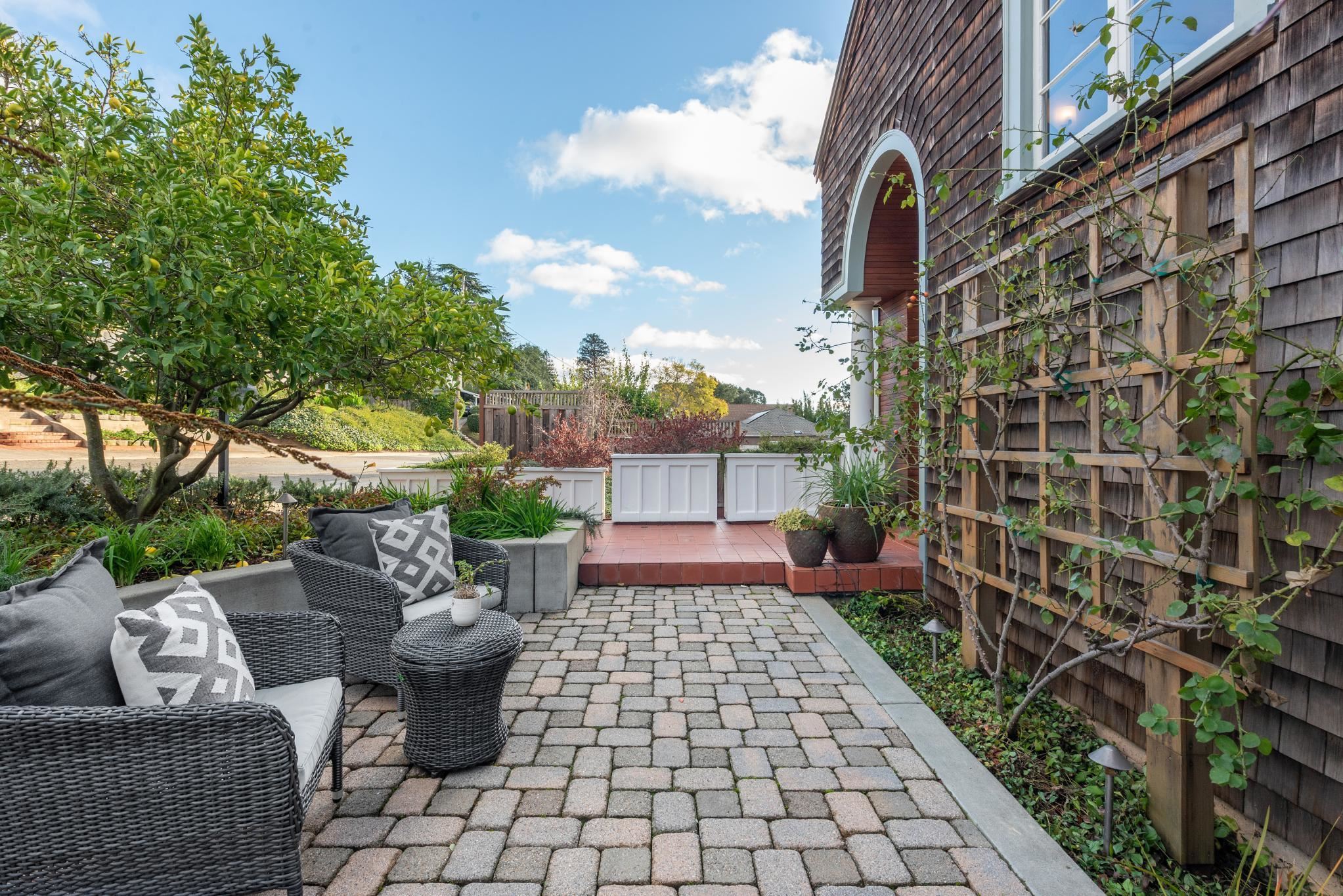 Detail Gallery Image 3 of 60 For 4623 Davenport Ave, Oakland,  CA 94619 - 3 Beds | 2 Baths