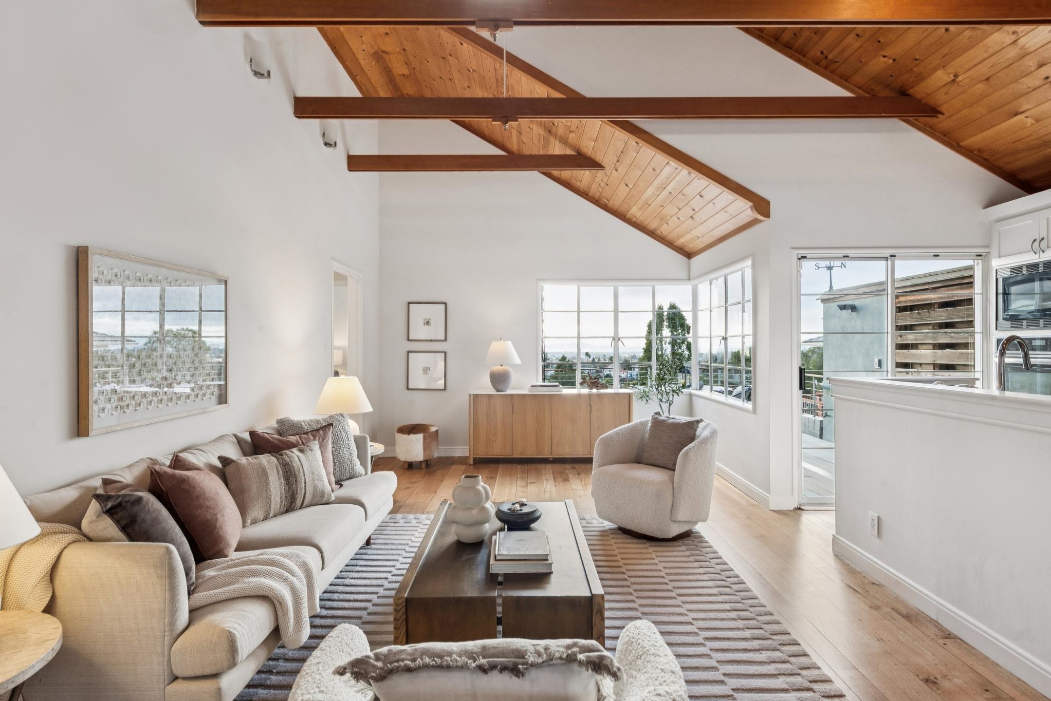 Detail Gallery Image 5 of 60 For 4623 Davenport Ave, Oakland,  CA 94619 - 3 Beds | 2 Baths