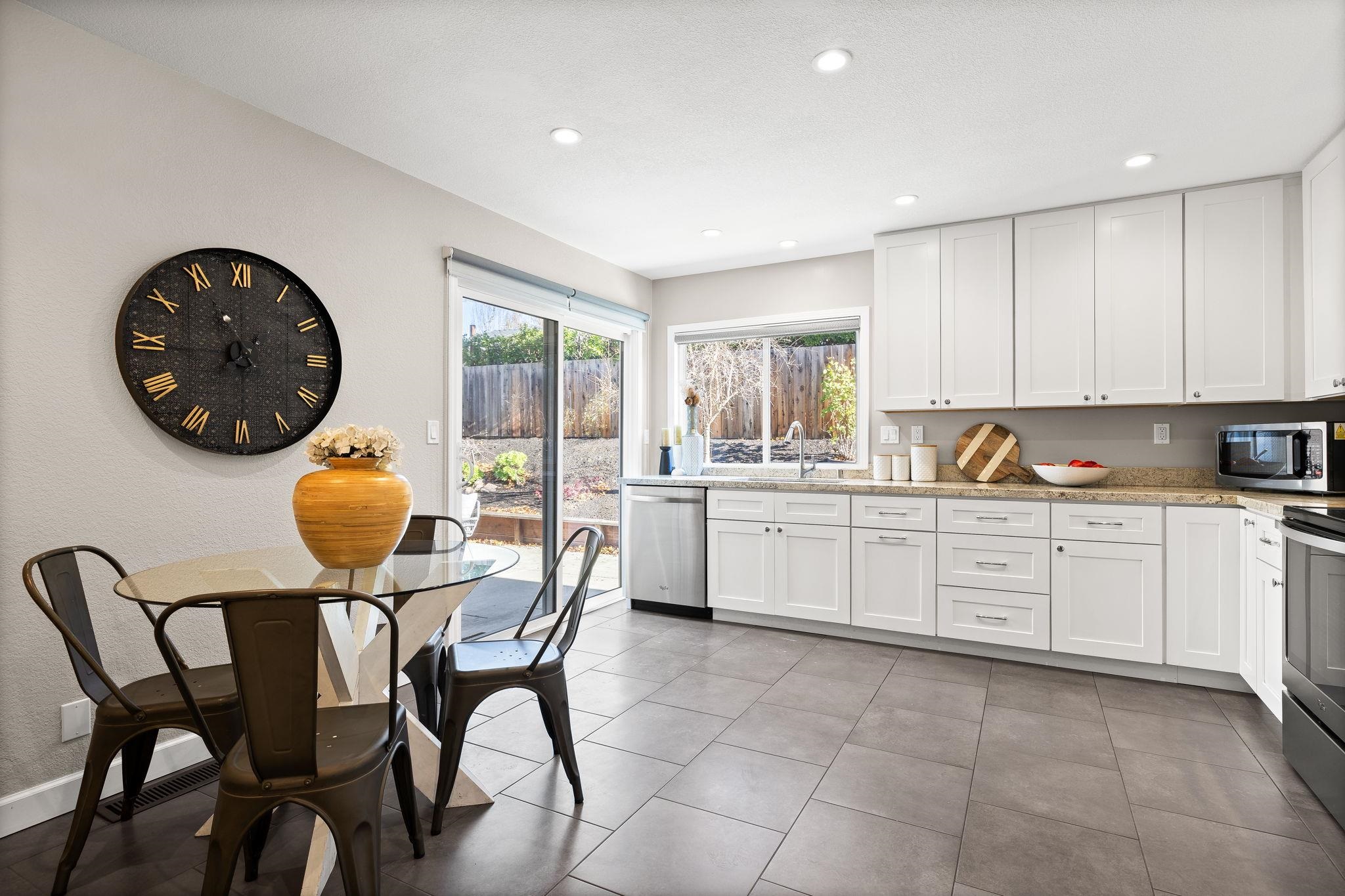 Detail Gallery Image 13 of 30 For 2114 Londonderry Ct, Walnut Creek,  CA 94596 - 3 Beds | 2 Baths