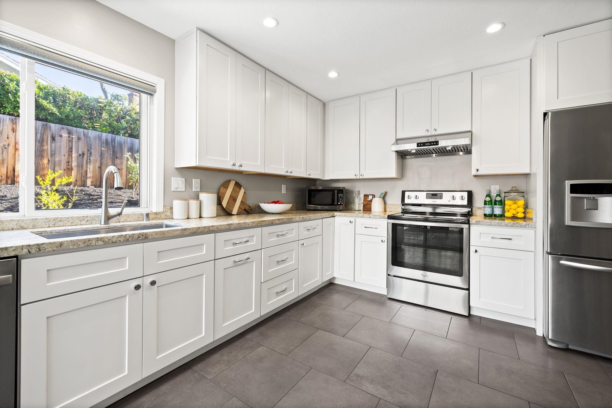 Detail Gallery Image 14 of 30 For 2114 Londonderry Ct, Walnut Creek,  CA 94596 - 3 Beds | 2 Baths