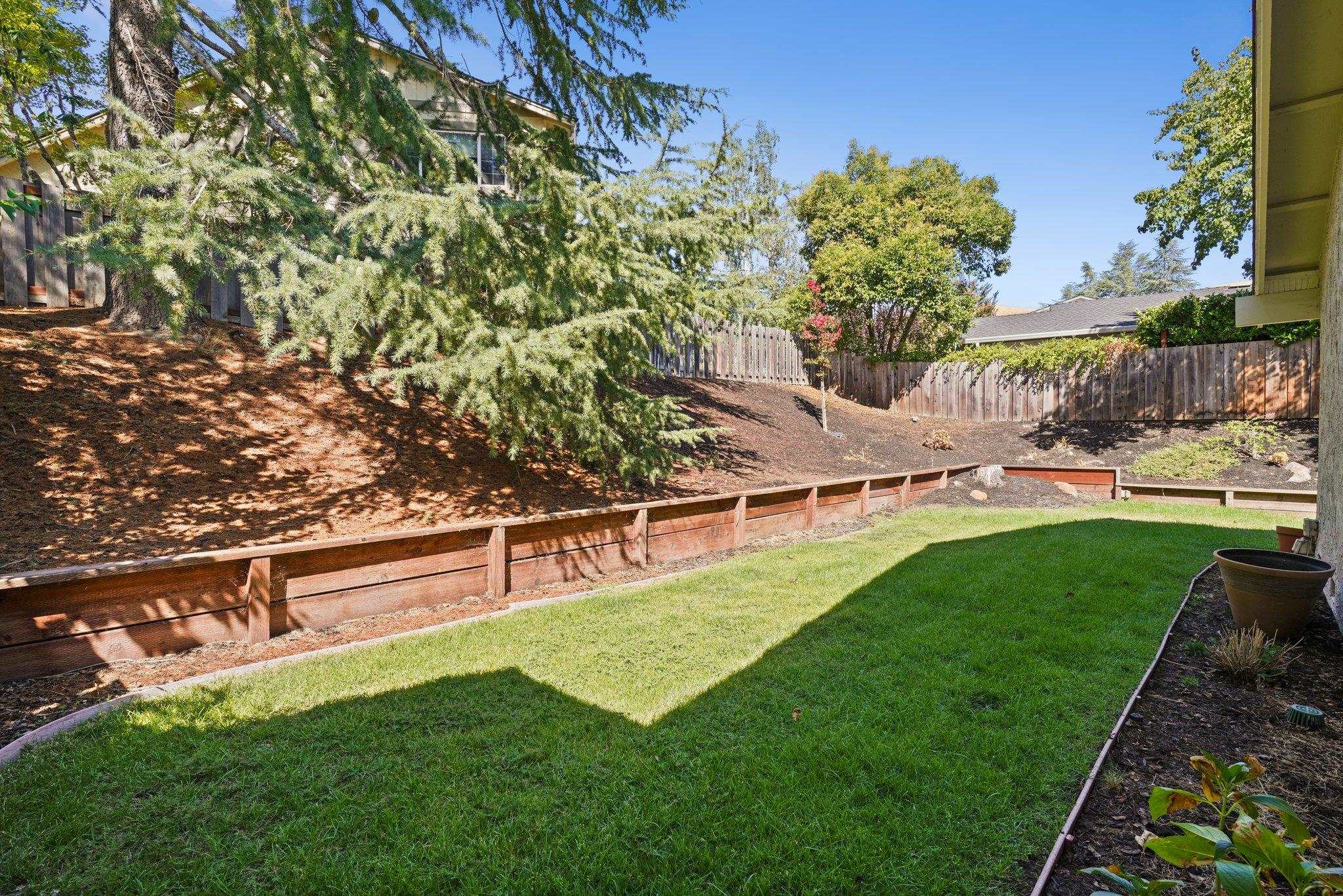 Detail Gallery Image 22 of 30 For 2114 Londonderry Ct, Walnut Creek,  CA 94596 - 3 Beds | 2 Baths