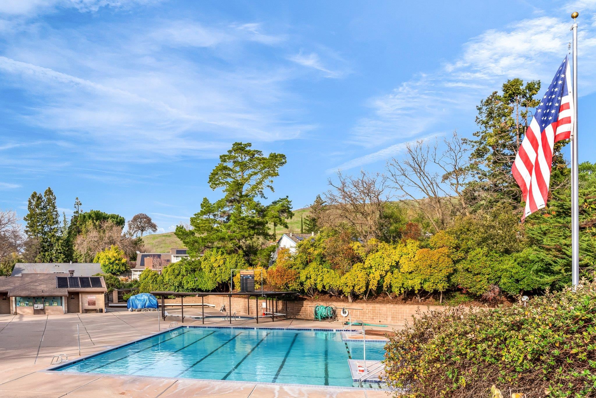 Detail Gallery Image 25 of 30 For 2114 Londonderry Ct, Walnut Creek,  CA 94596 - 3 Beds | 2 Baths