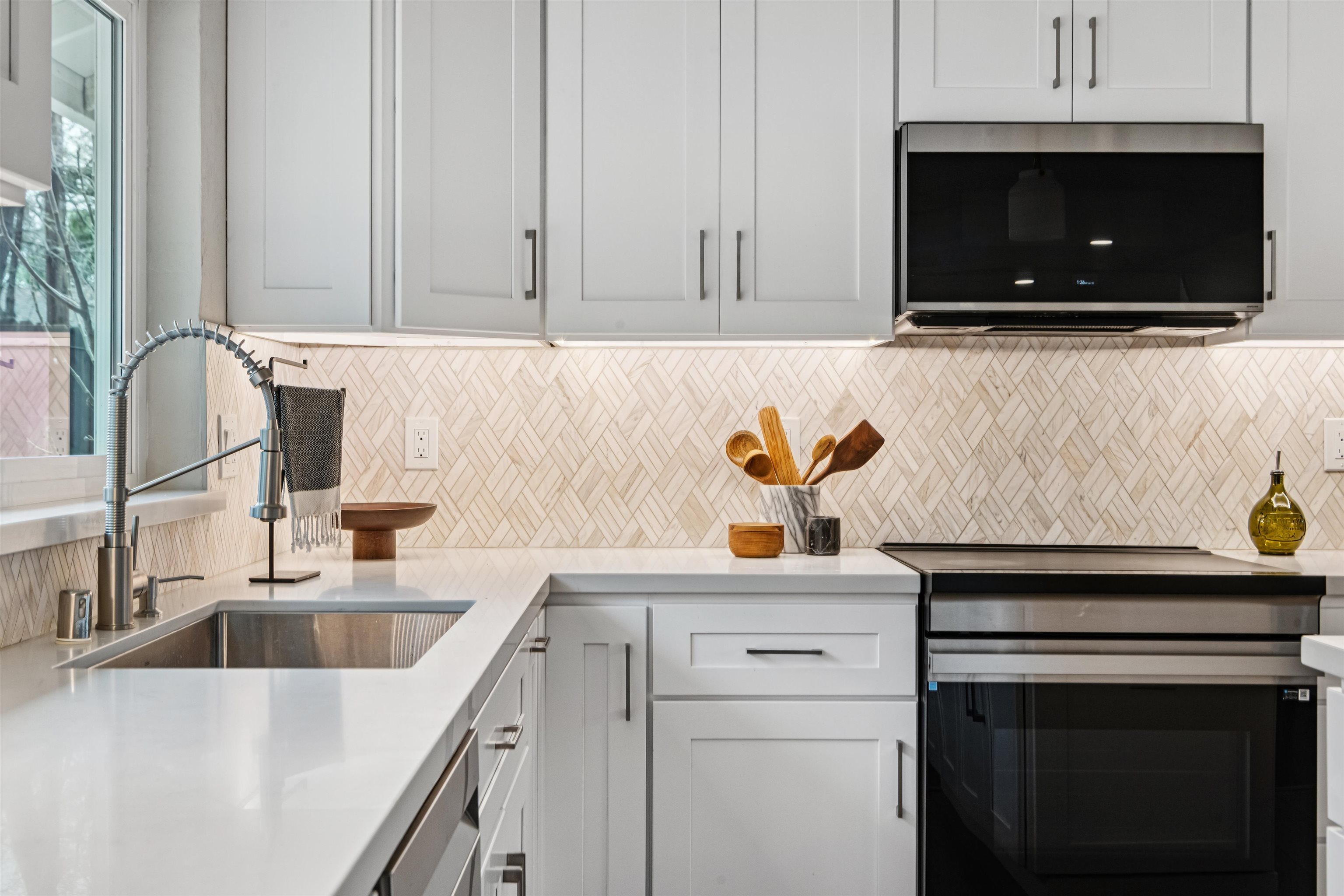 Detail Gallery Image 15 of 53 For 3020 San Miguel Court, Concord,  CA 94518 - 4 Beds | 2/1 Baths