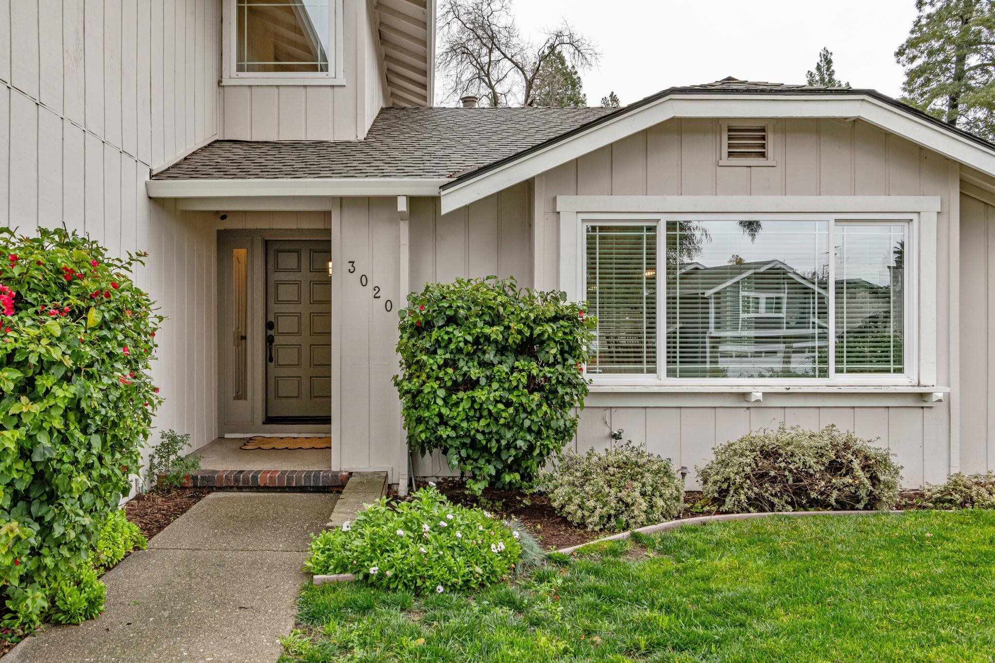 Detail Gallery Image 4 of 53 For 3020 San Miguel Court, Concord,  CA 94518 - 4 Beds | 2/1 Baths