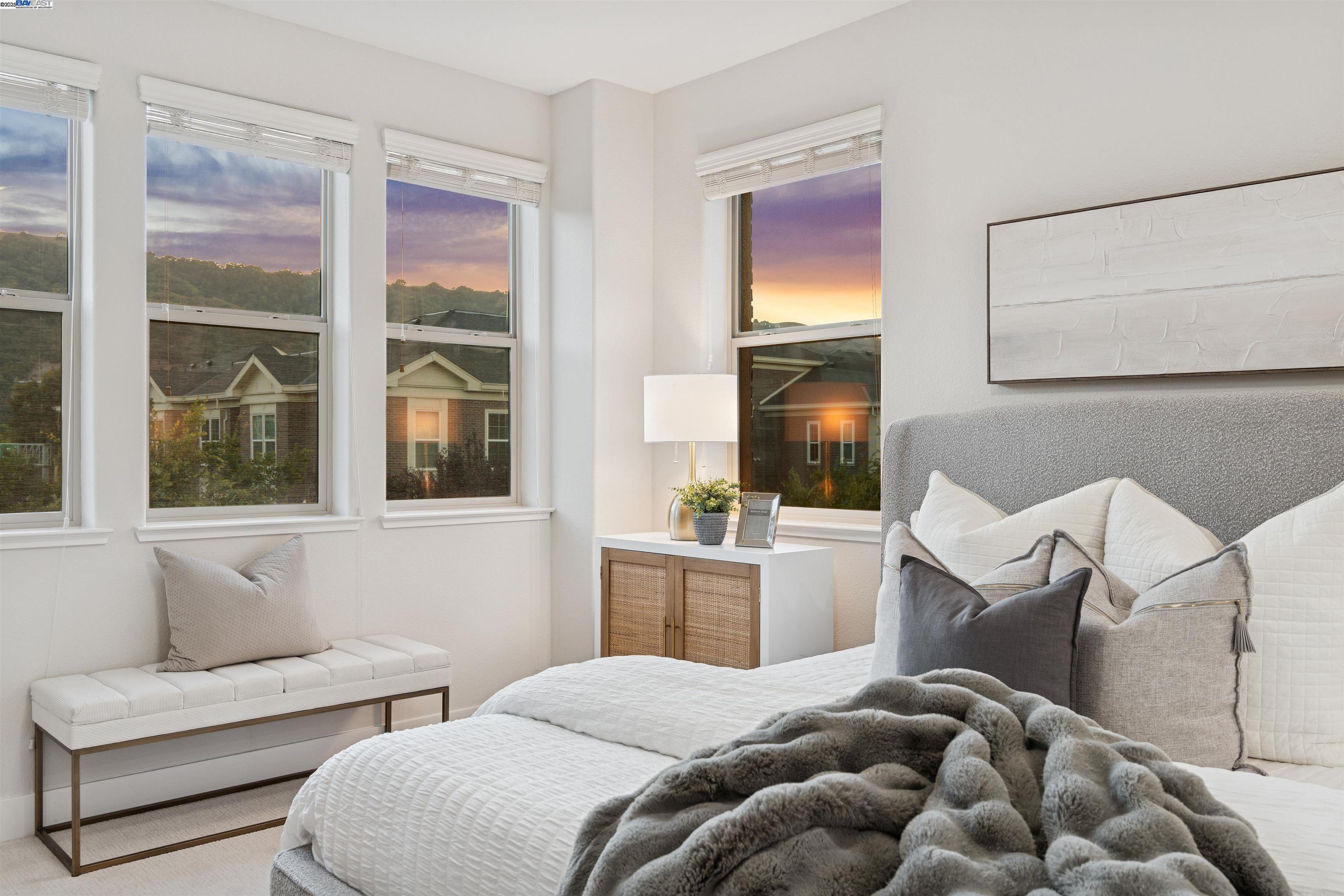 Detail Gallery Image 2 of 29 For 1360 Brookline Loop, Pleasanton,  CA 94566 - 4 Beds | 3/1 Baths