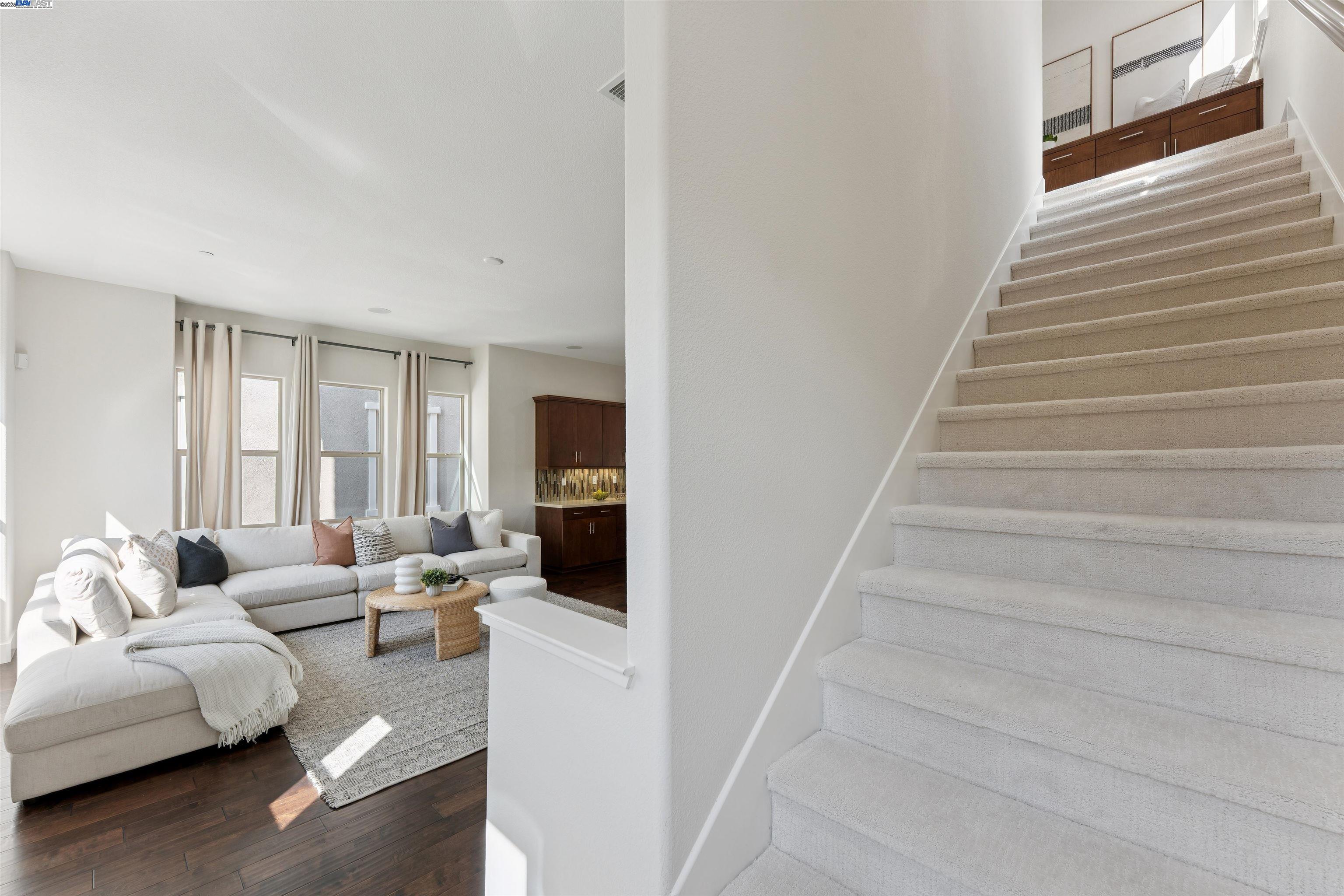 Detail Gallery Image 15 of 29 For 1360 Brookline Loop, Pleasanton,  CA 94566 - 4 Beds | 3/1 Baths