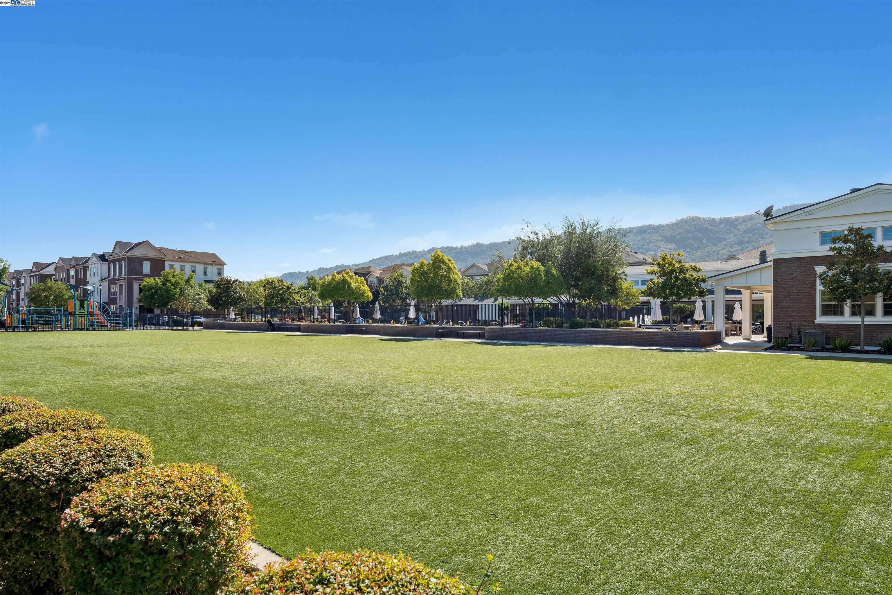 Detail Gallery Image 28 of 29 For 1360 Brookline Loop, Pleasanton,  CA 94566 - 4 Beds | 3/1 Baths