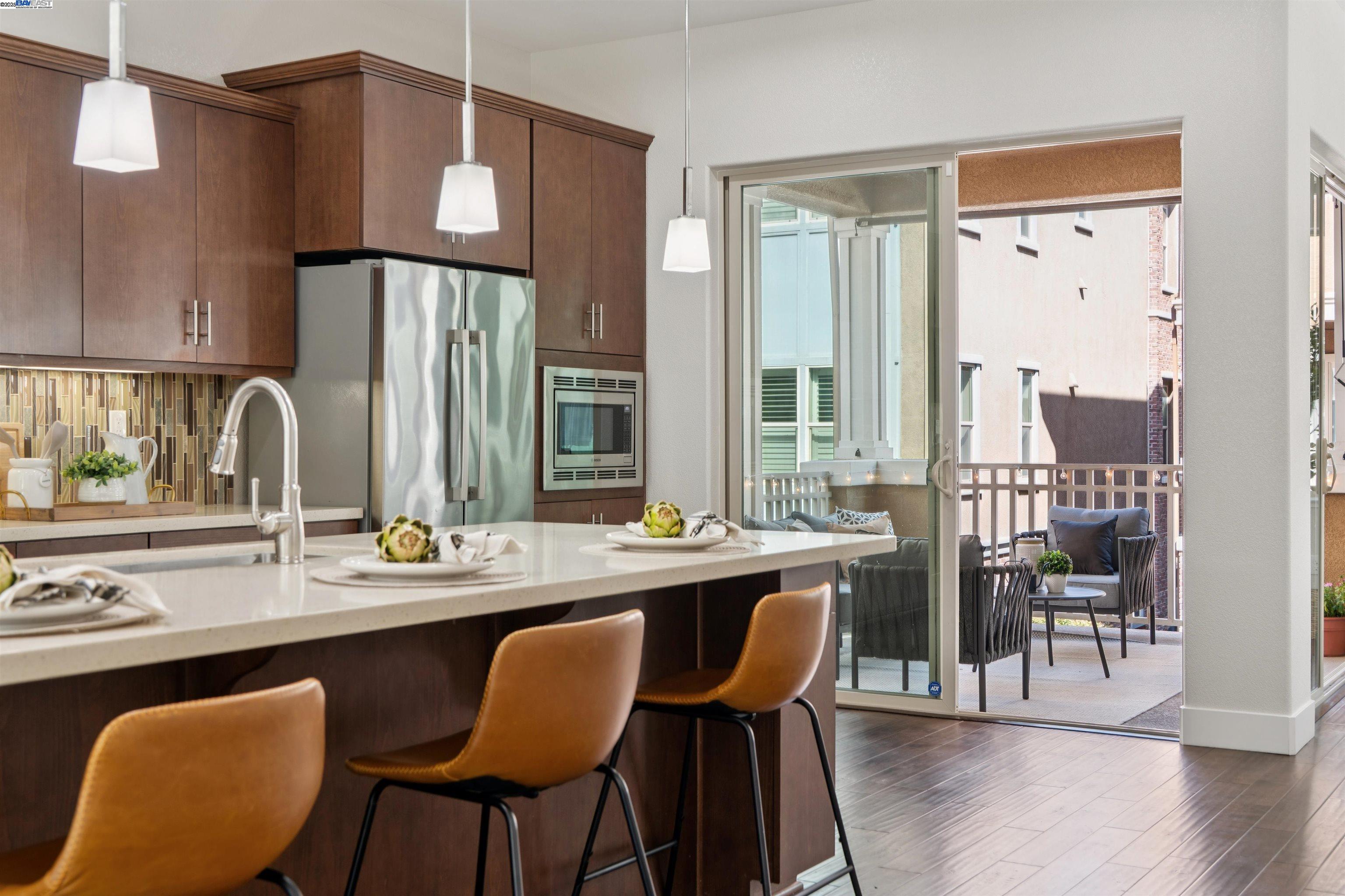 Detail Gallery Image 9 of 29 For 1360 Brookline Loop, Pleasanton,  CA 94566 - 4 Beds | 3/1 Baths