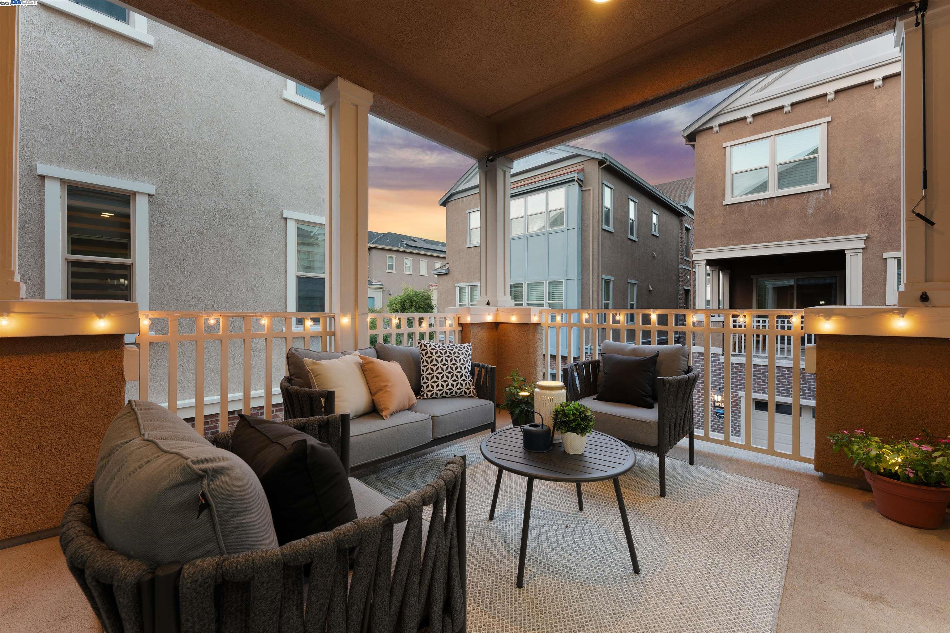 Detail Gallery Image 10 of 29 For 1360 Brookline Loop, Pleasanton,  CA 94566 - 4 Beds | 3/1 Baths