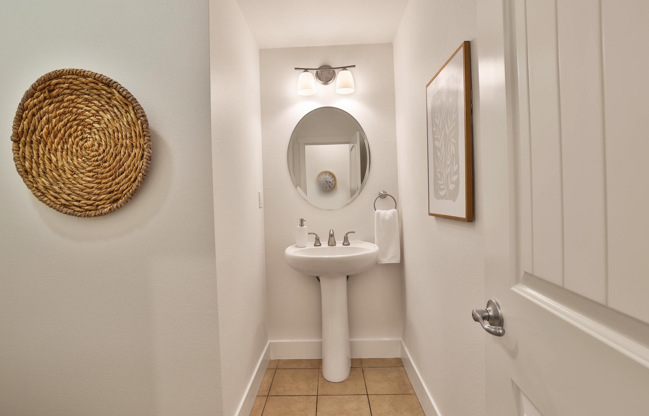 Detail Gallery Image 13 of 30 For 2574 Alvin St, Mountain View,  CA 94043 - 3 Beds | 2/1 Baths