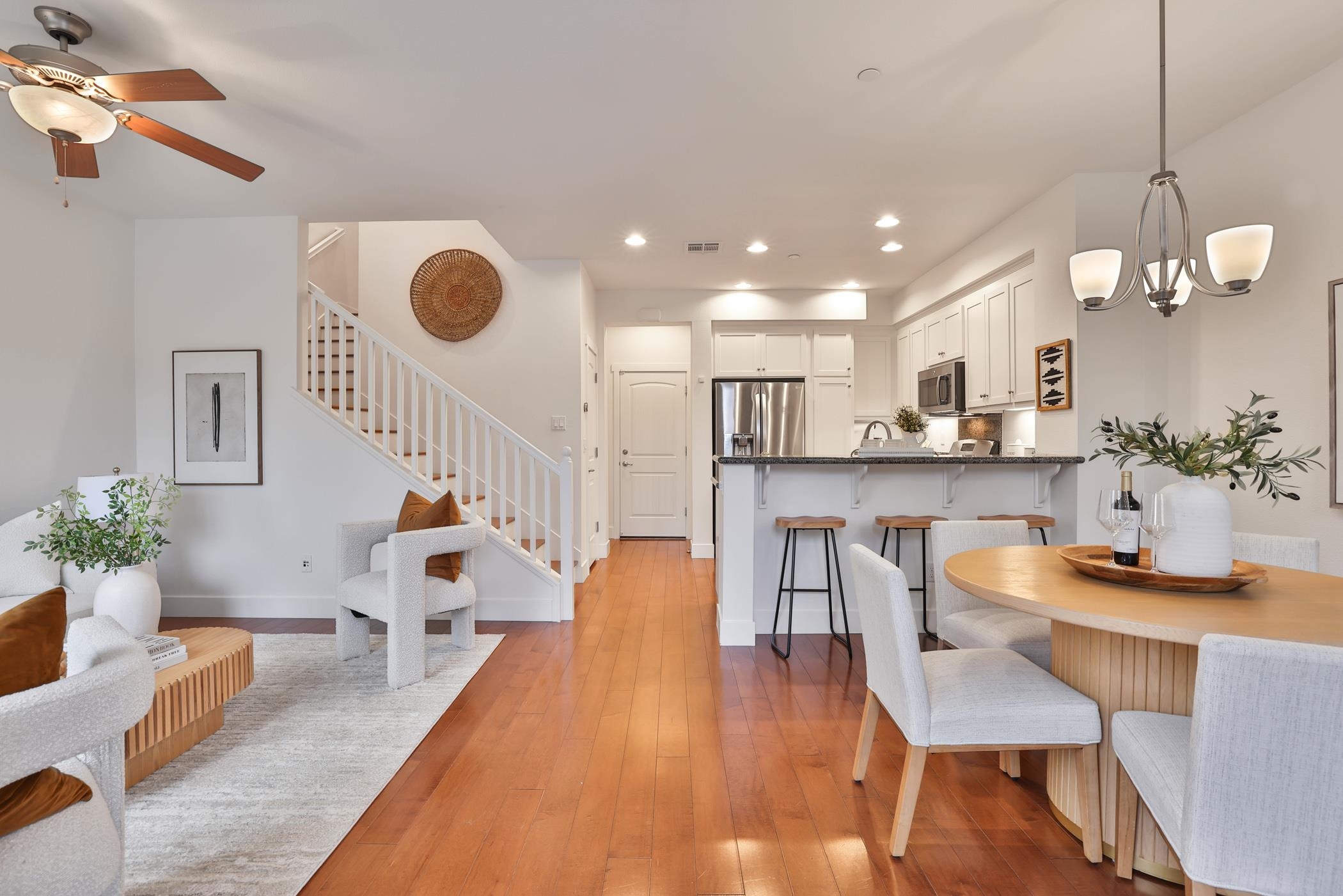 Detail Gallery Image 14 of 30 For 2574 Alvin St, Mountain View,  CA 94043 - 3 Beds | 2/1 Baths