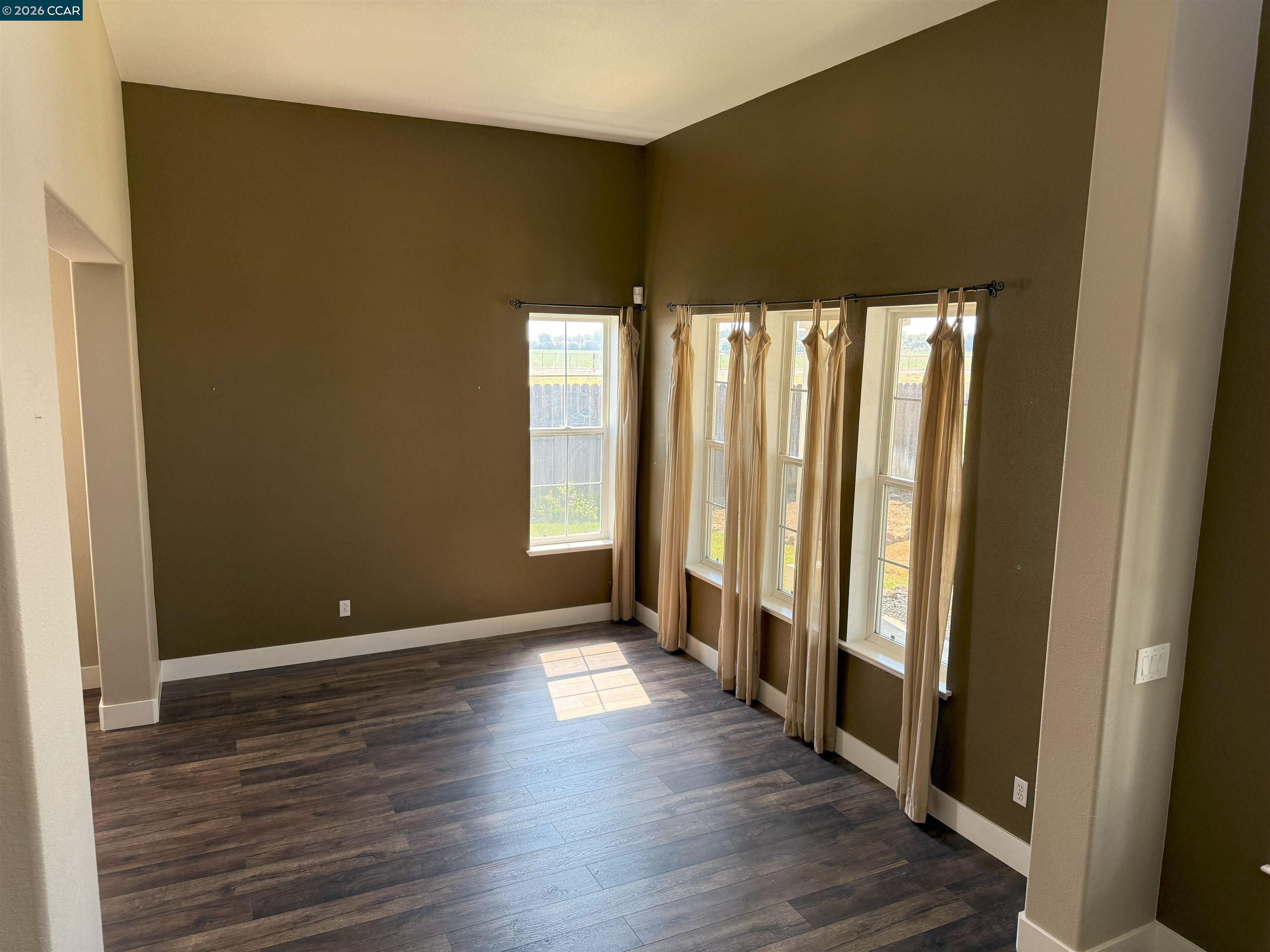 Detail Gallery Image 4 of 44 For 895 Boltzen Ct, Brentwood,  CA 94513 - 4 Beds | 2/1 Baths