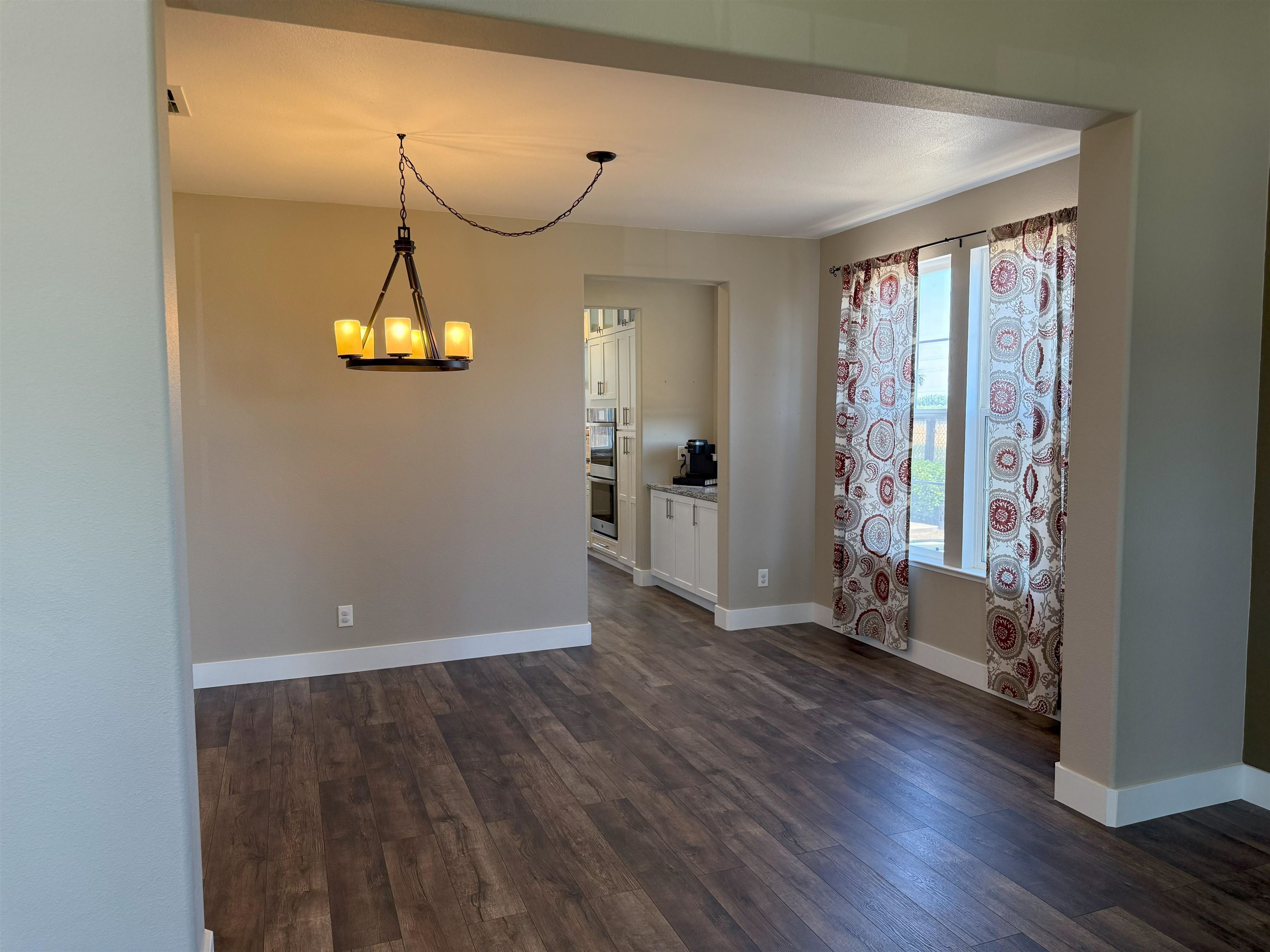 Detail Gallery Image 8 of 40 For 895 Boltzen Ct, Brentwood,  CA 94513 - 4 Beds | 2/1 Baths