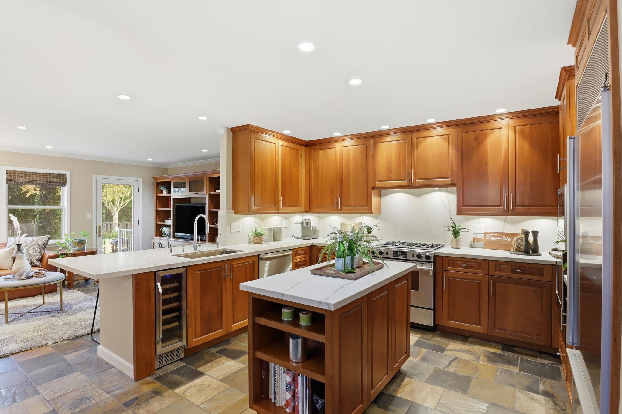 Detail Gallery Image 14 of 54 For 4 Corte Santa Clara, Moraga,  CA 94556 - 4 Beds | 3 Baths