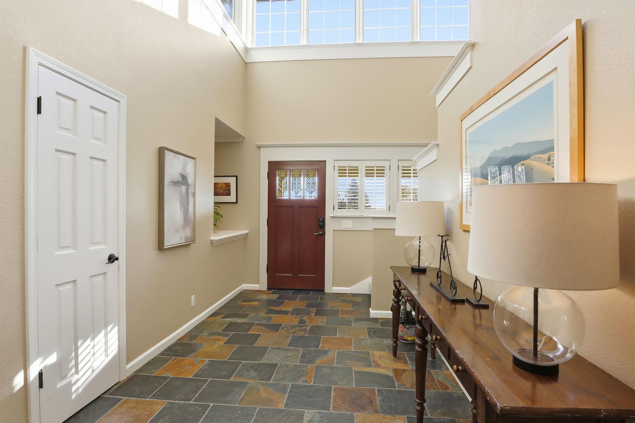 Detail Gallery Image 4 of 54 For 4 Corte Santa Clara, Moraga,  CA 94556 - 4 Beds | 3 Baths