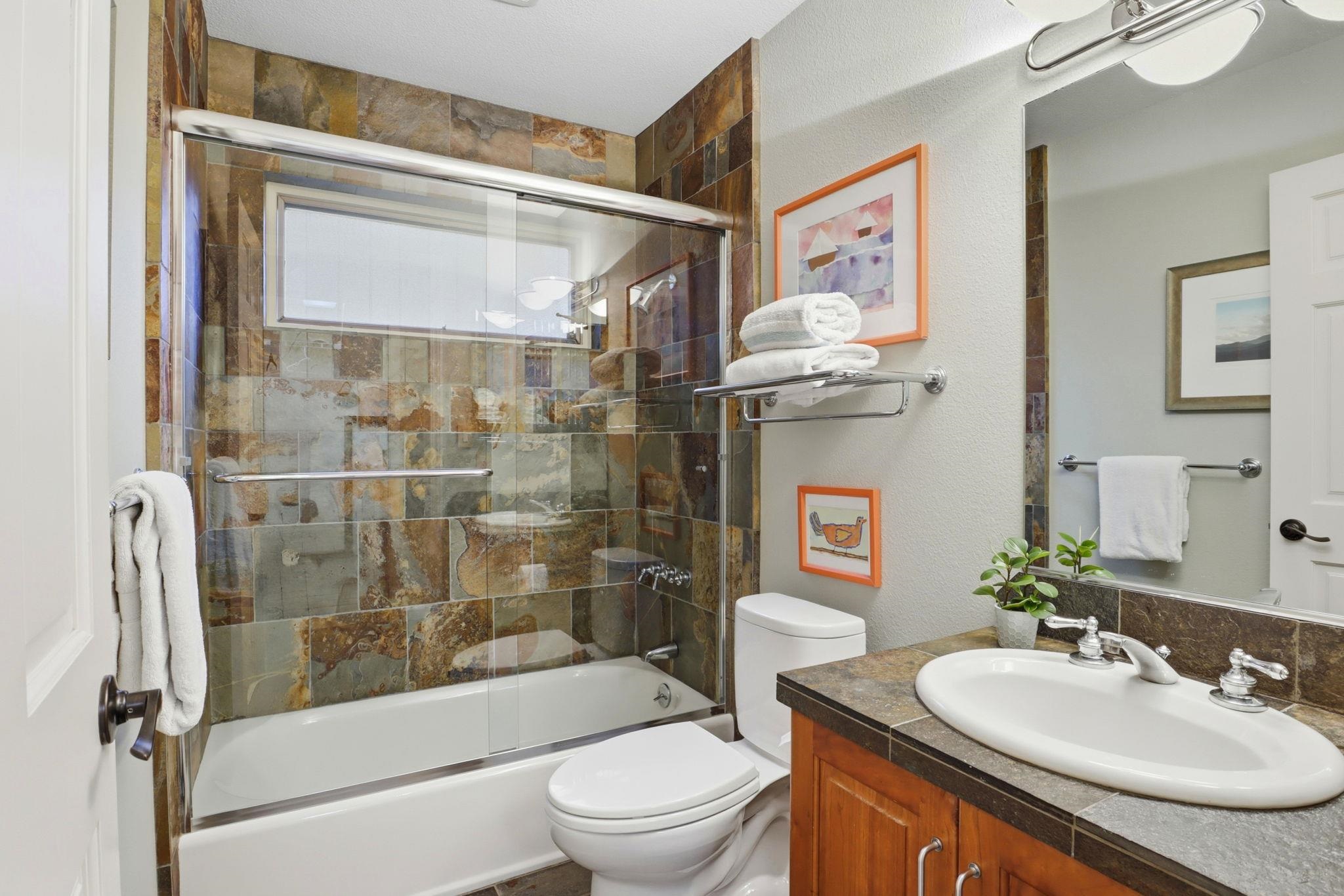 Detail Gallery Image 34 of 54 For 4 Corte Santa Clara, Moraga,  CA 94556 - 4 Beds | 3 Baths