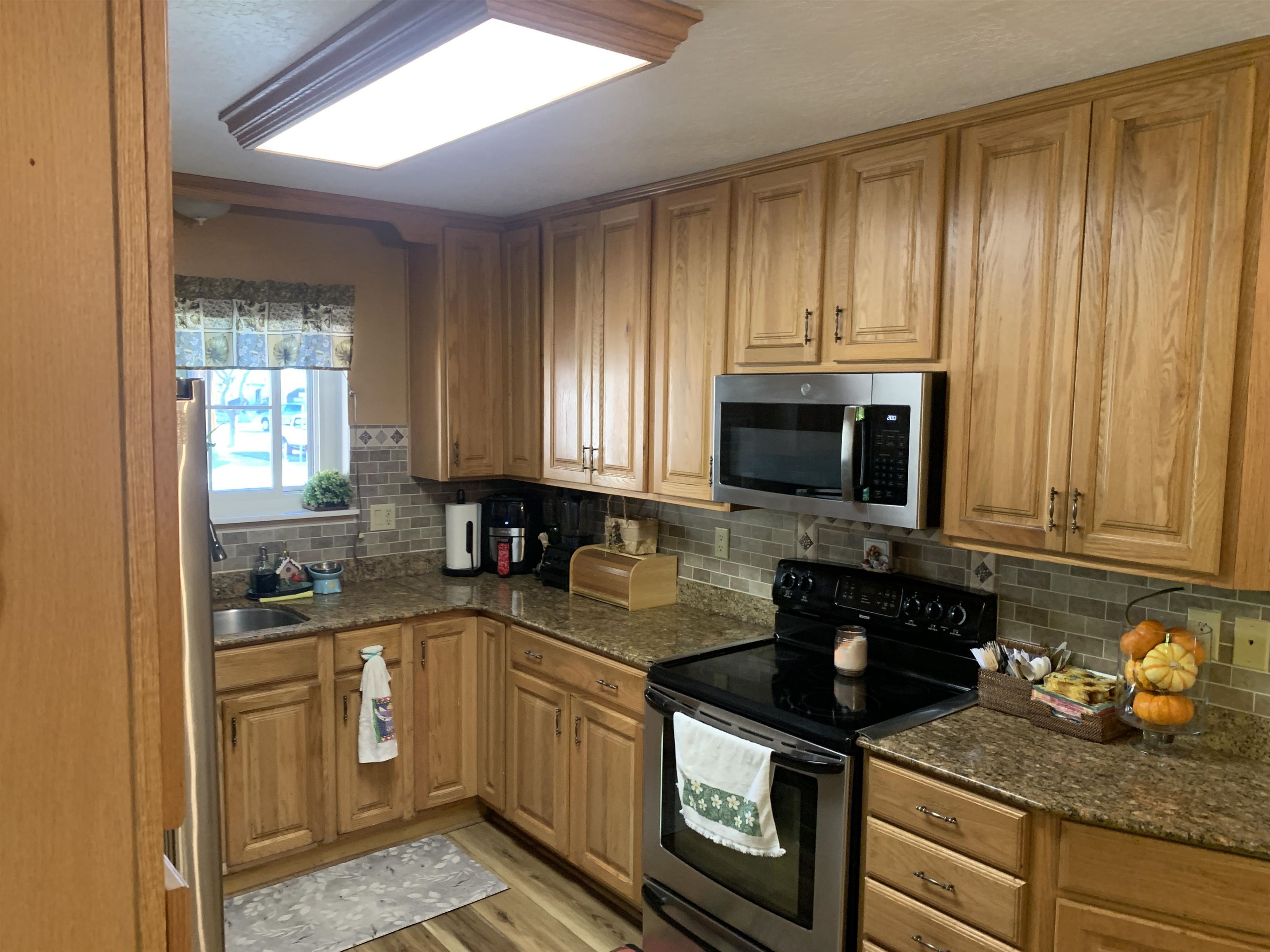 Detail Gallery Image 4 of 19 For 6363 Marguerite, Newark,  CA 94560 - 4 Beds | 2 Baths