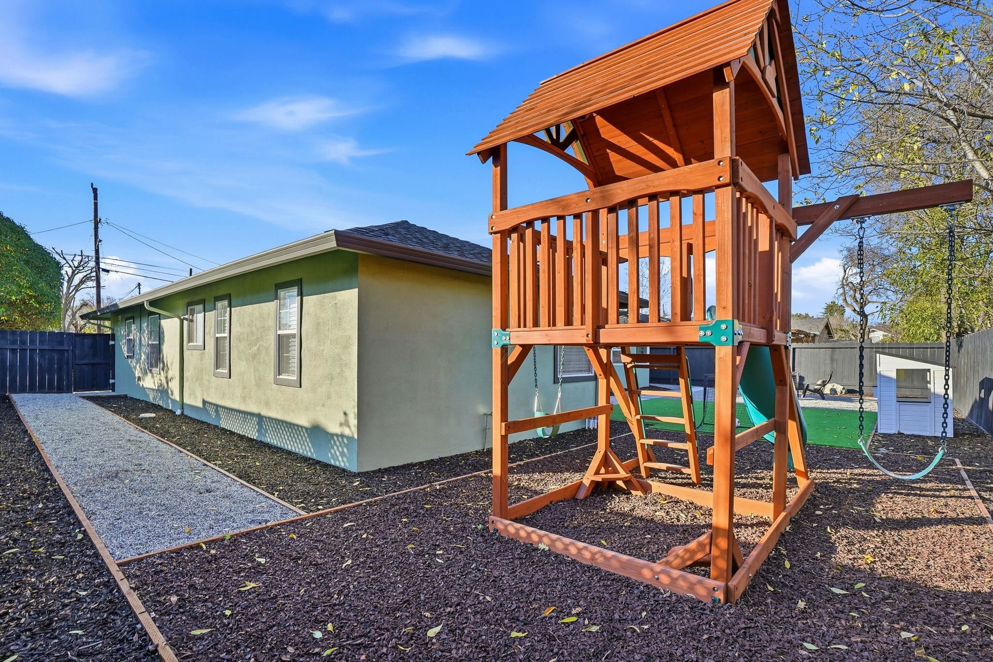 Detail Gallery Image 23 of 30 For 184 Hazel Drive, Pleasant Hill,  CA 94523 - 3 Beds | 2 Baths