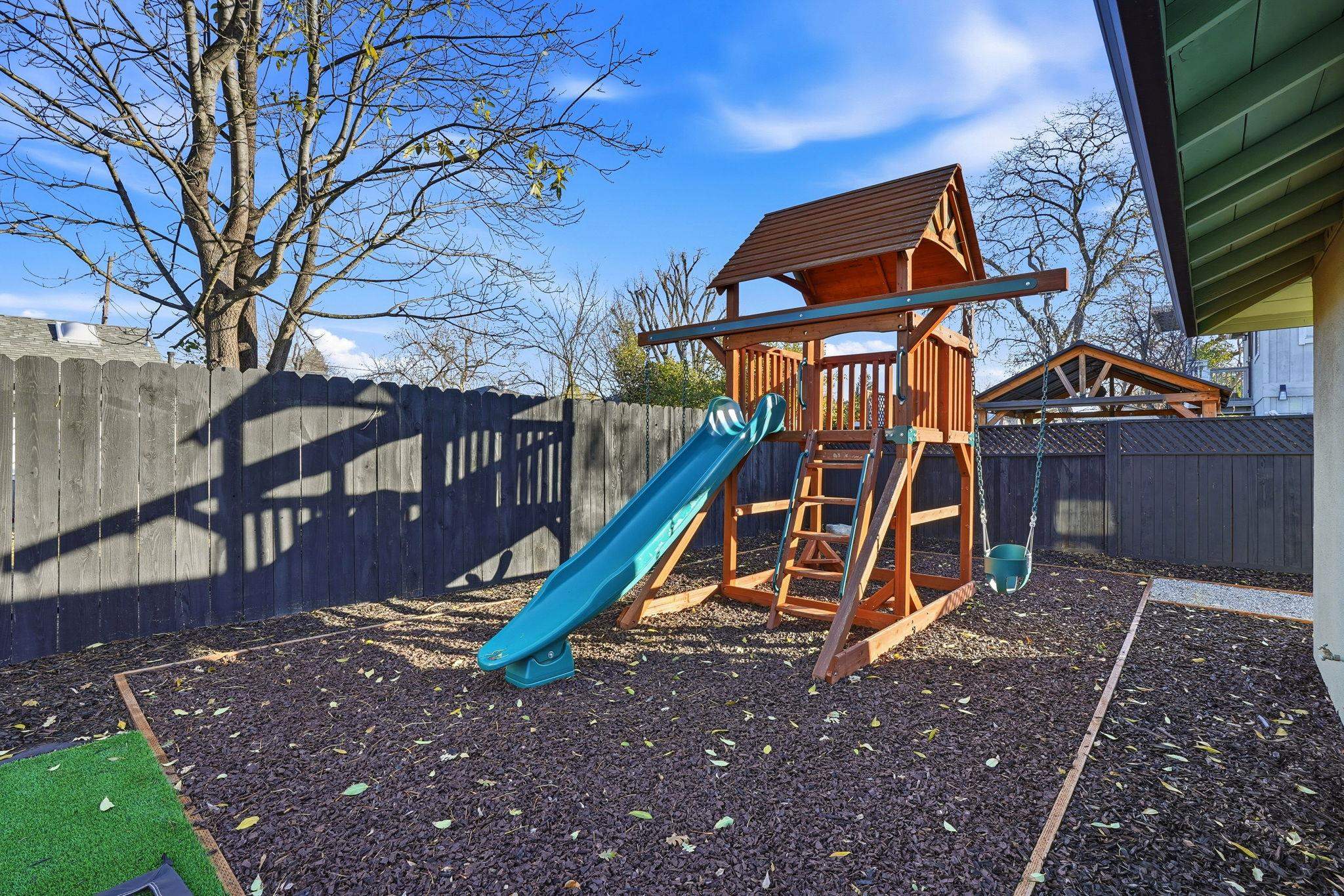 Detail Gallery Image 27 of 30 For 184 Hazel Drive, Pleasant Hill,  CA 94523 - 3 Beds | 2 Baths