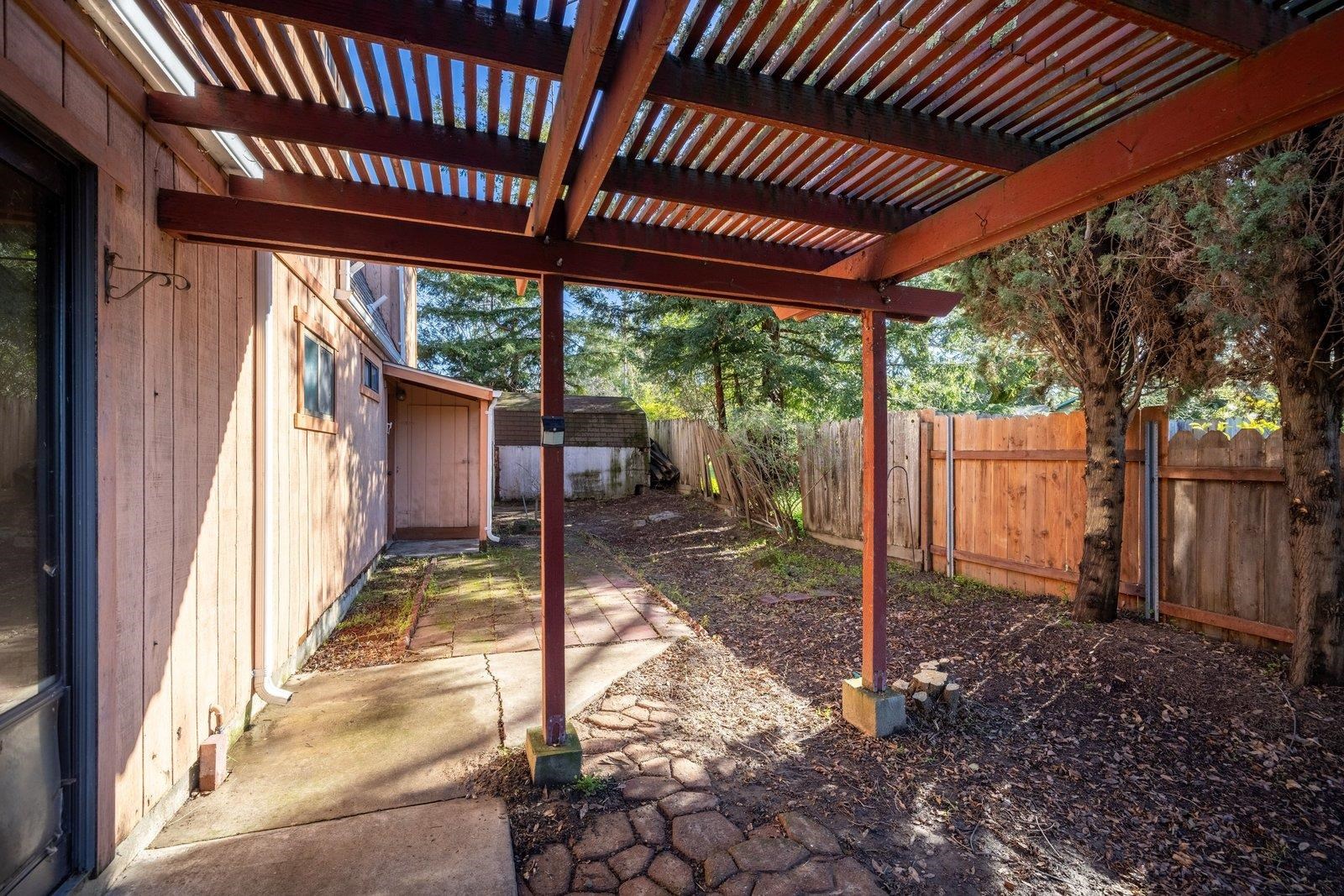 Detail Gallery Image 13 of 53 For 23884 Madeiros Ave, Hayward,  CA 94541 - 3 Beds | 2/1 Baths