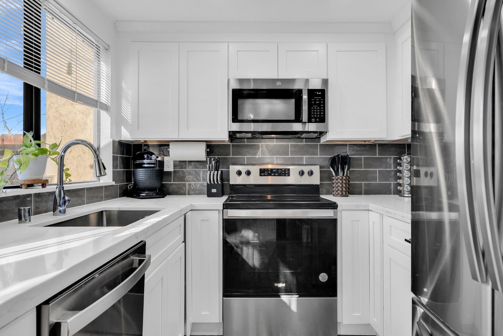 Detail Gallery Image 9 of 37 For 232 Case Dr, Pittsburg,  CA 94565 - 3 Beds | 2 Baths