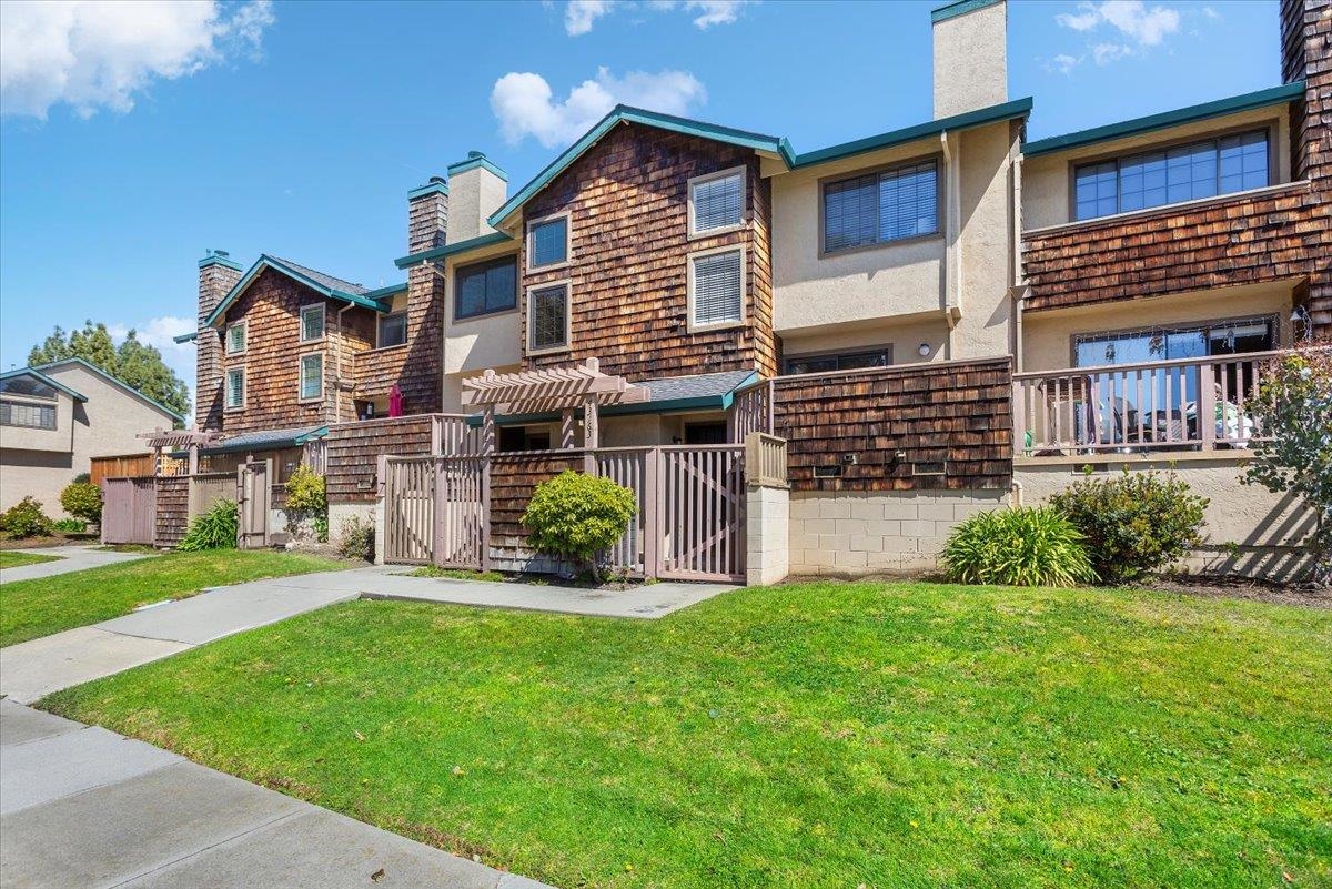 Detail Gallery Image 3 of 49 For 43163 Grimmer Ter, Fremont,  CA 94538 - 2 Beds | 2 Baths