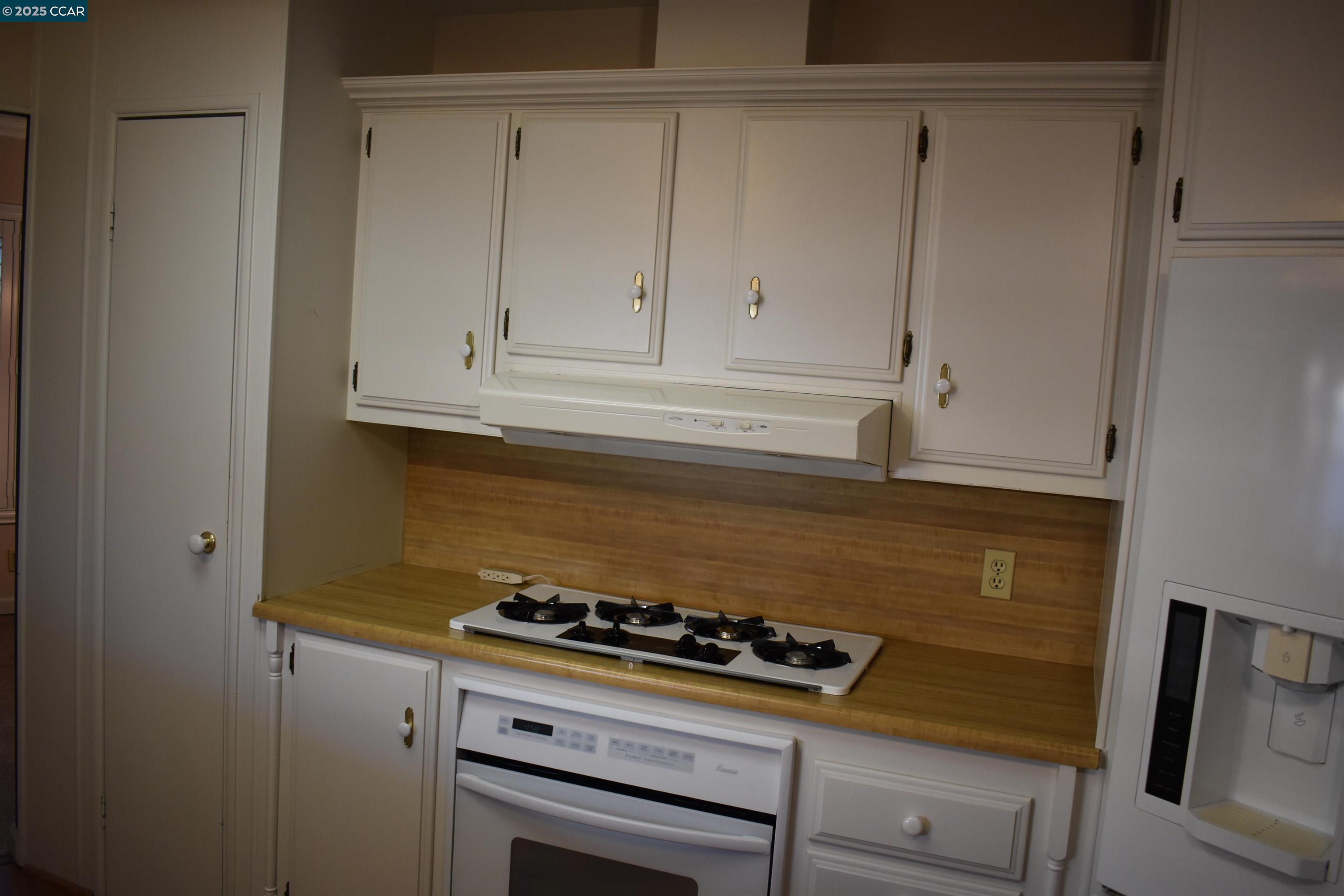 Detail Gallery Image 6 of 31 For 376 Avenida Flores #77,  Pacheco,  CA 84553-0000 - 2 Beds | 2 Baths