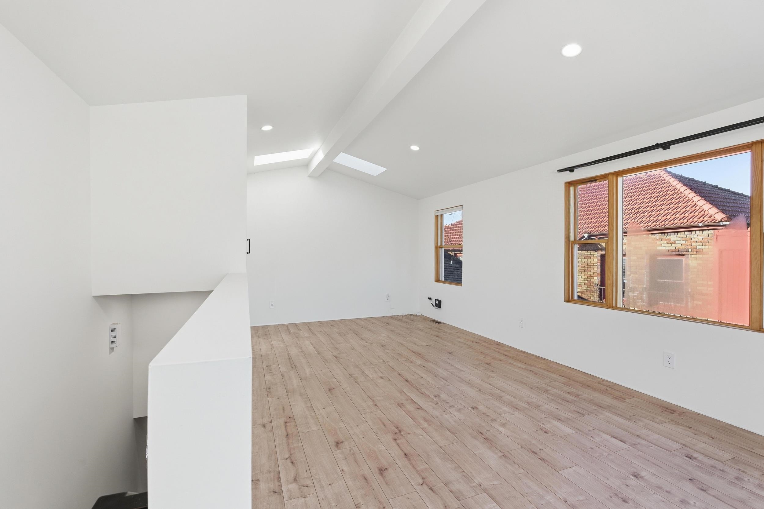 Detail Gallery Image 16 of 34 For 820 46th St., Oakland,  CA 94608 - 1 Beds | 1/1 Baths