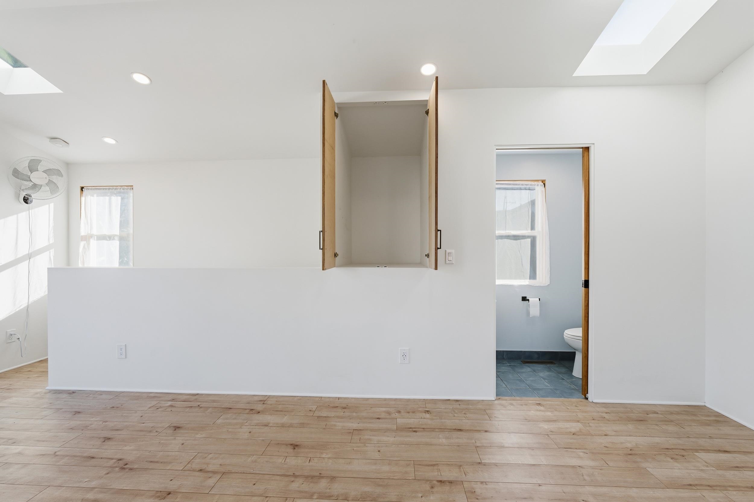 Detail Gallery Image 18 of 34 For 820 46th St., Oakland,  CA 94608 - 1 Beds | 1/1 Baths