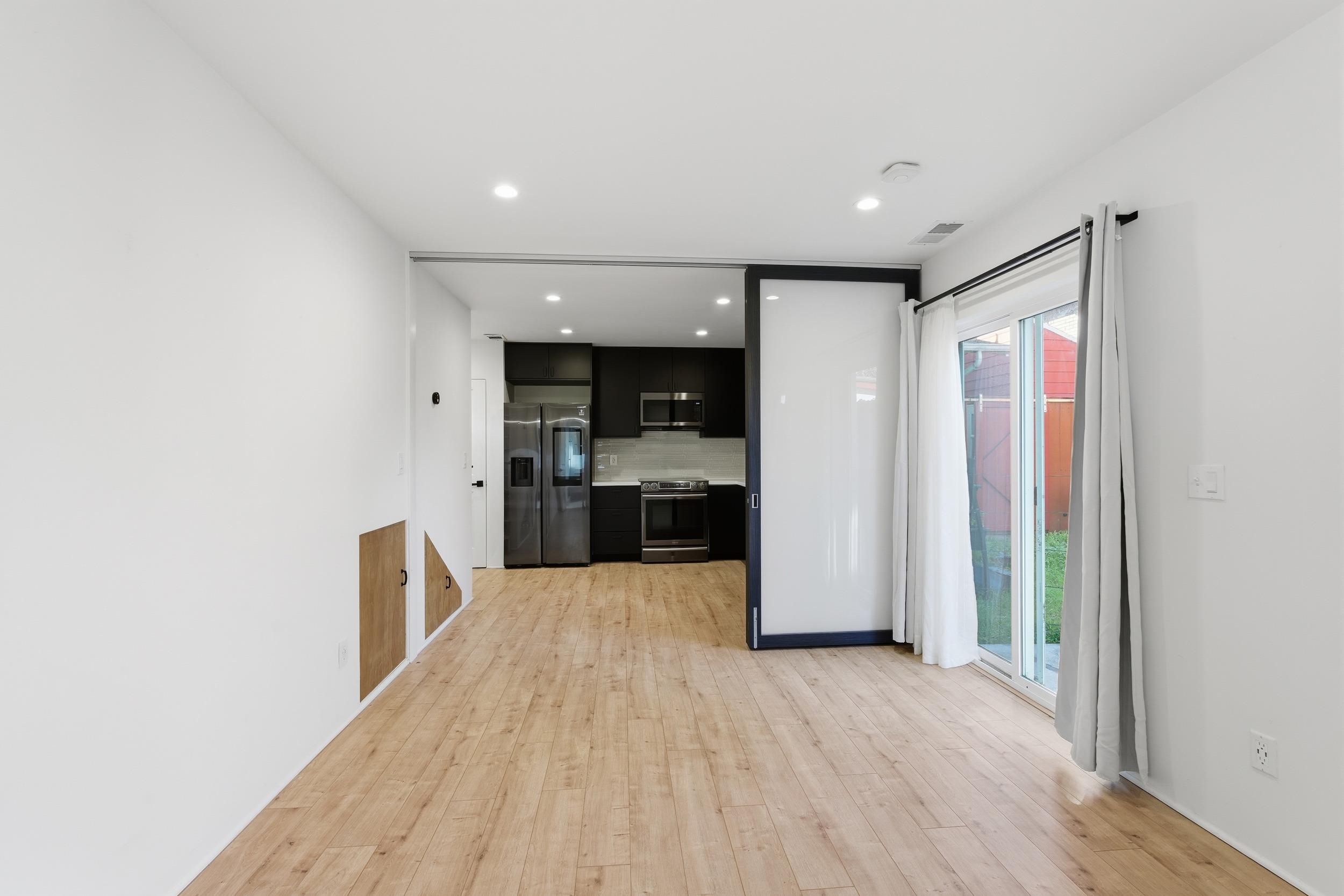 Detail Gallery Image 7 of 34 For 820 46th St., Oakland,  CA 94608 - 1 Beds | 1/1 Baths