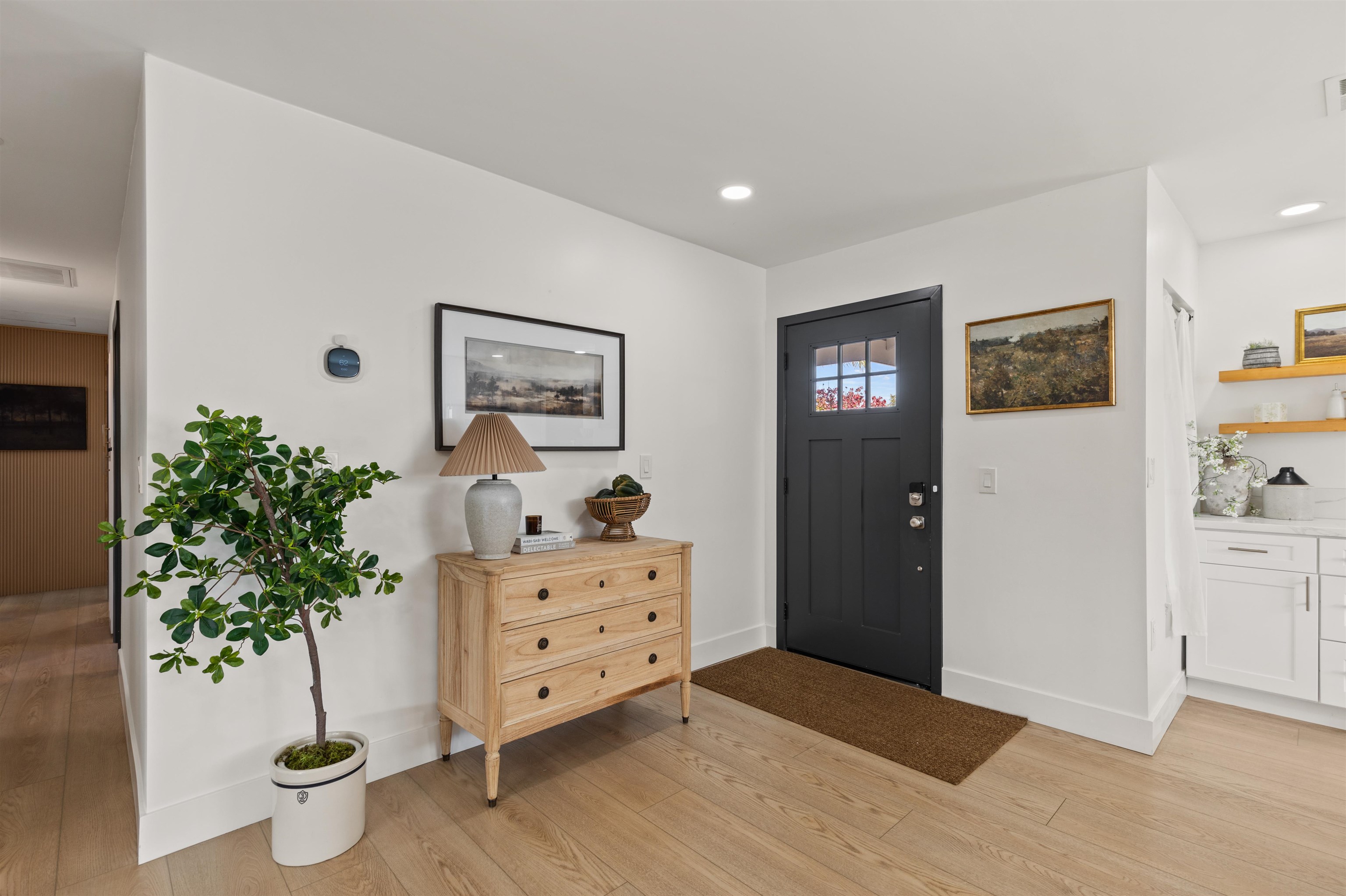 Detail Gallery Image 2 of 40 For 24732 Alanwood St, –,  CA 92630 - 3 Beds | 2 Baths