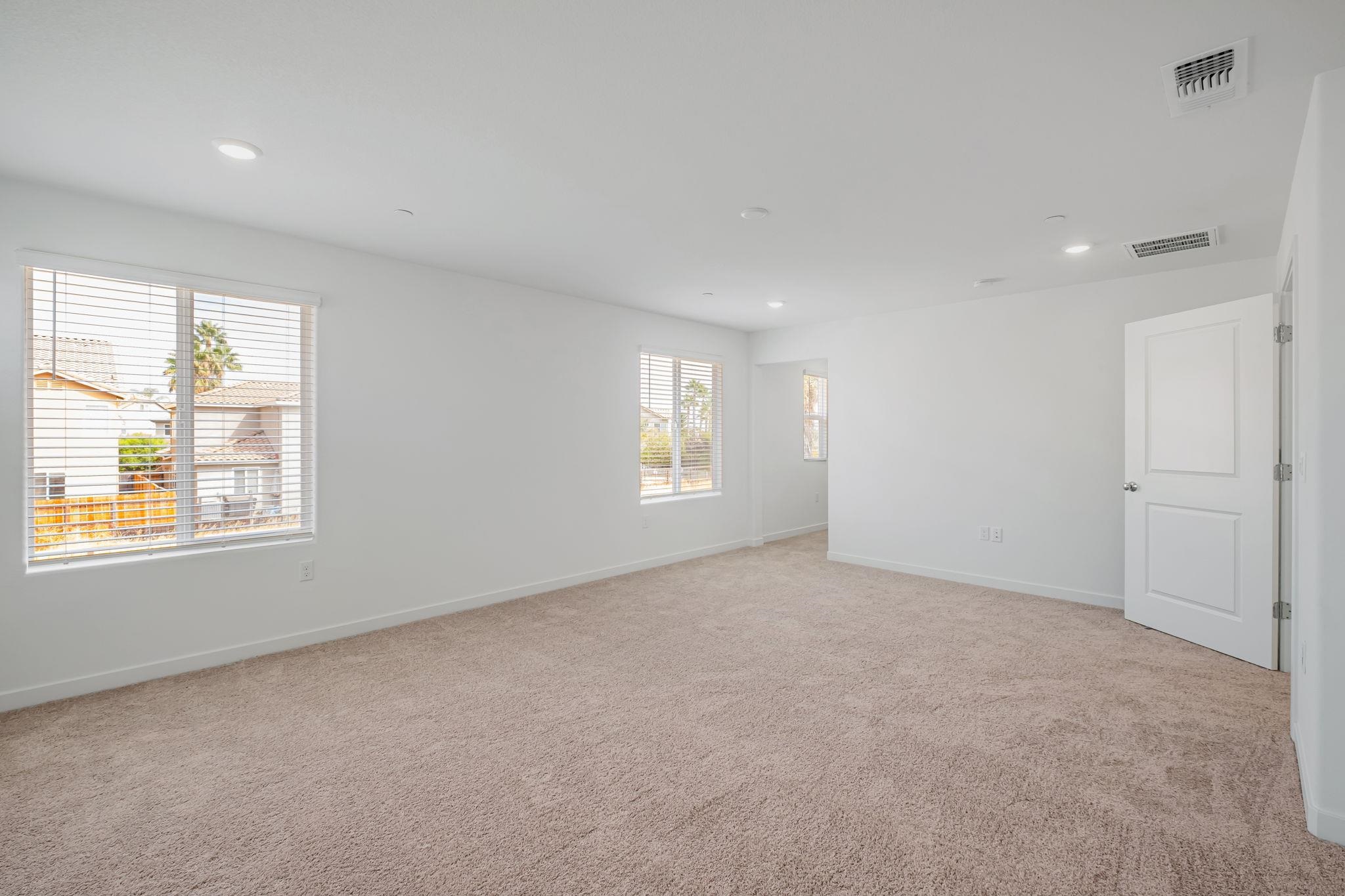 Detail Gallery Image 7 of 13 For 347 Astilbe Street, Discovery Bay,  CA 94505 - 5 Beds | 3/1 Baths