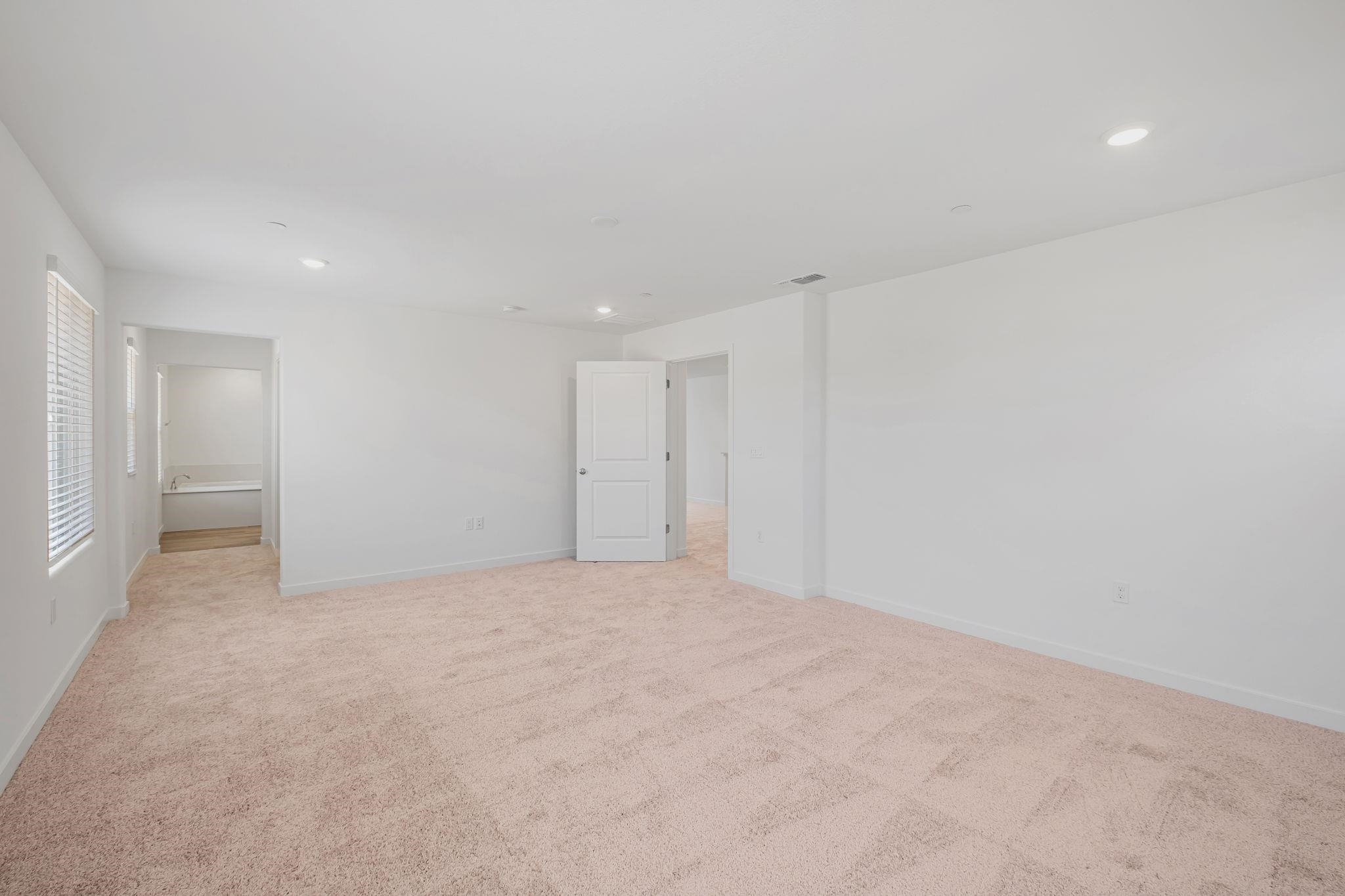 Detail Gallery Image 8 of 13 For 347 Astilbe Street, Discovery Bay,  CA 94505 - 5 Beds | 3/1 Baths