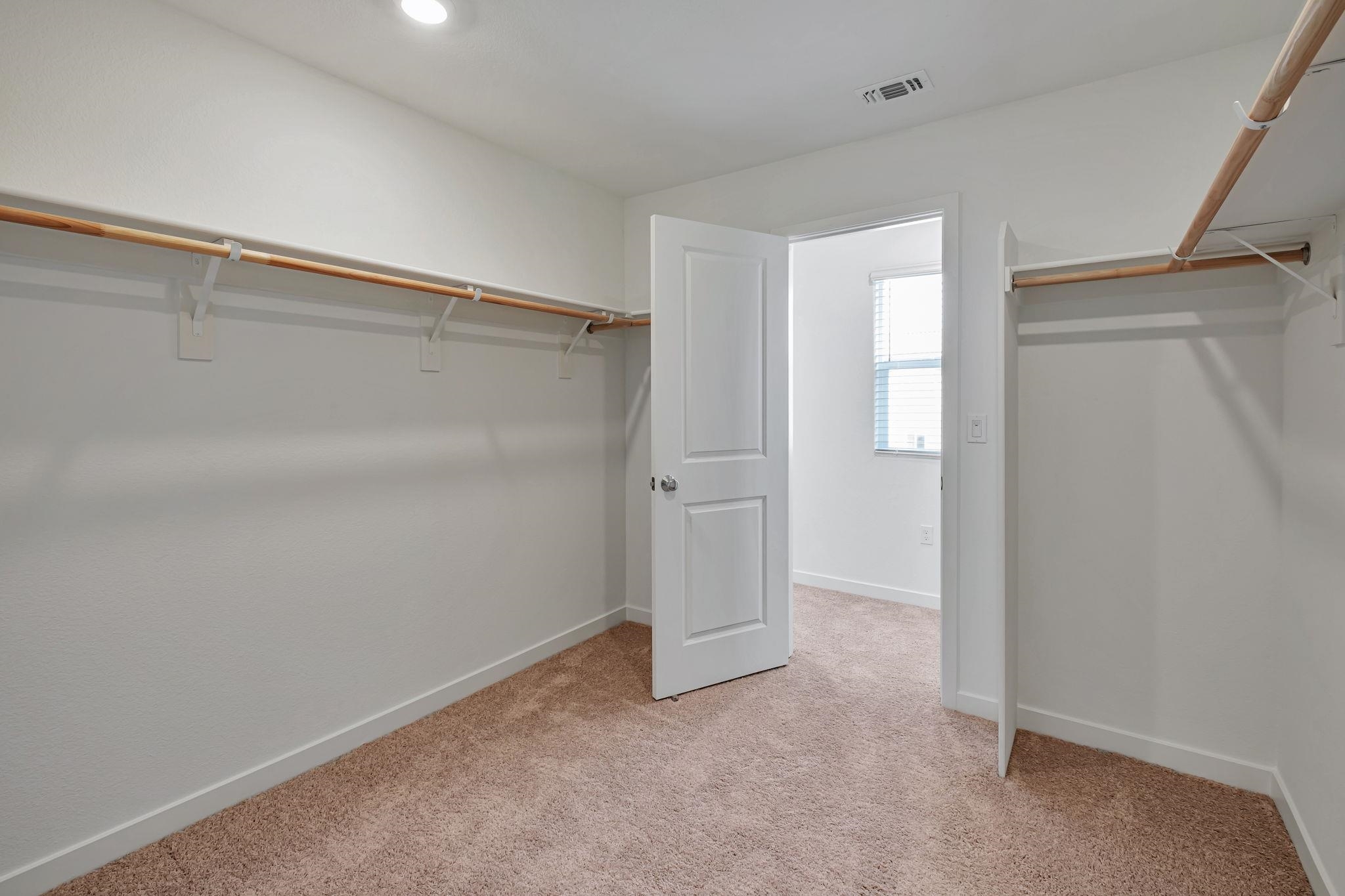 Detail Gallery Image 9 of 13 For 347 Astilbe Street, Discovery Bay,  CA 94505 - 5 Beds | 3/1 Baths