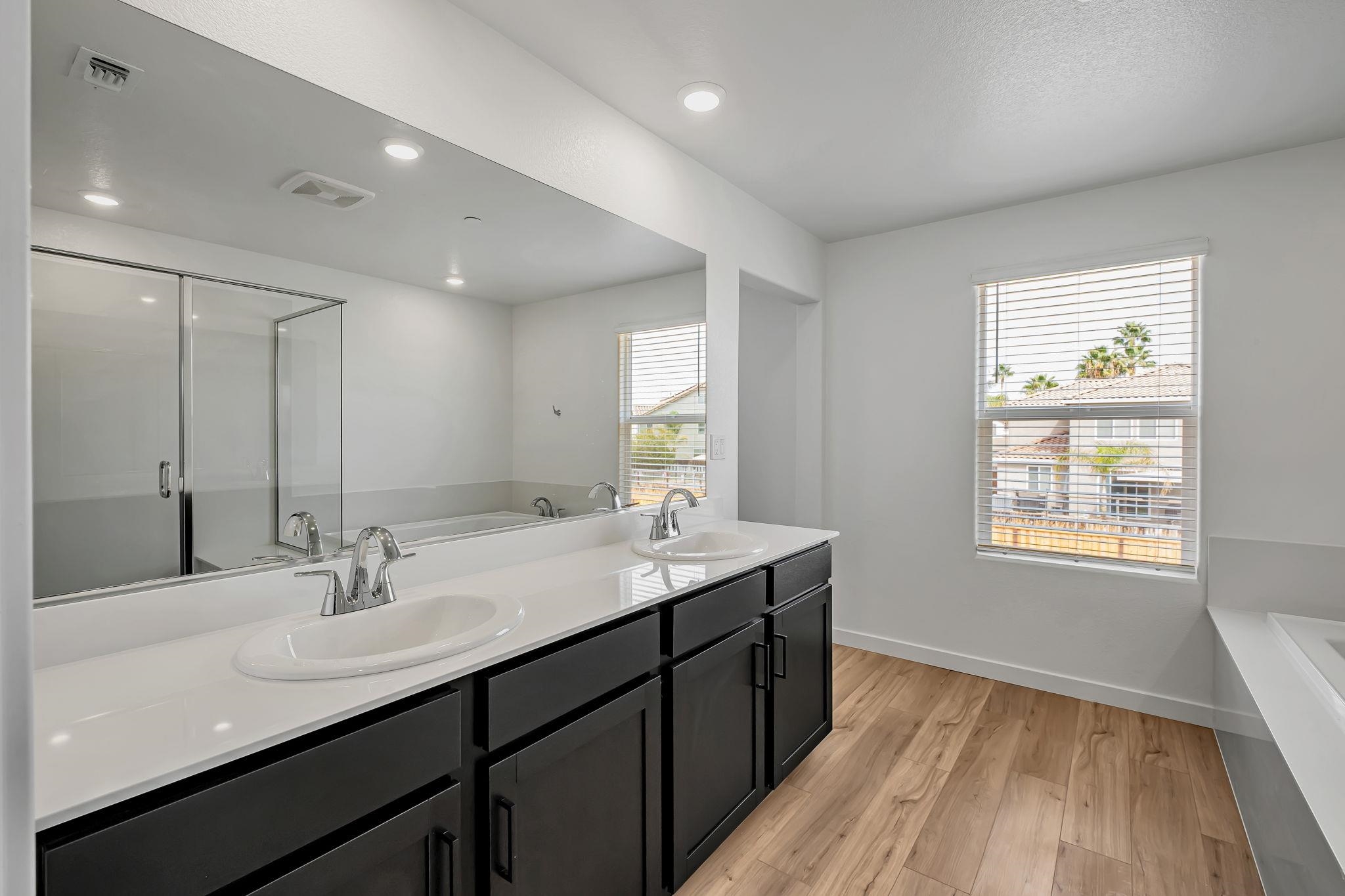 Detail Gallery Image 10 of 13 For 347 Astilbe Street, Discovery Bay,  CA 94505 - 5 Beds | 3/1 Baths