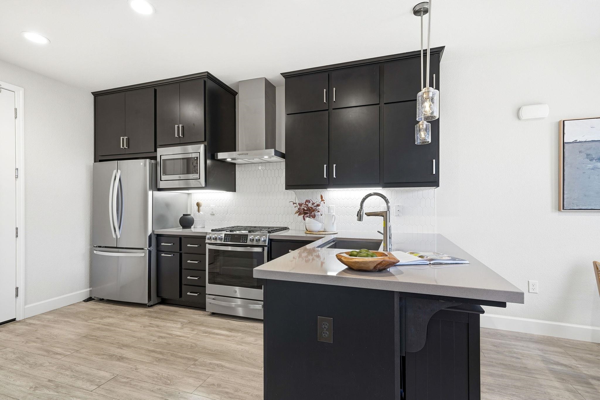 Detail Gallery Image 8 of 33 For 38581 Aventura, Fremont,  CA 94536 - 3 Beds | 2/1 Baths